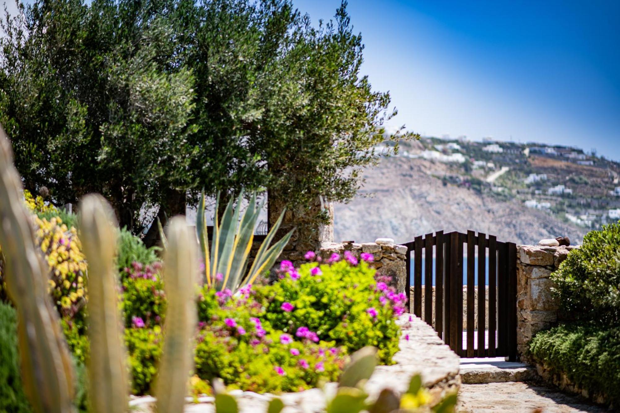 Melangio Private Pool & Sunrise Views - 2024 Renovation *