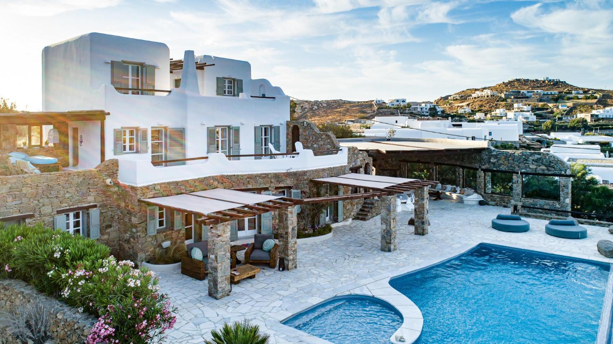 Melangio Private Pool & Sunrise Views - 2024 Renovation Villa *
