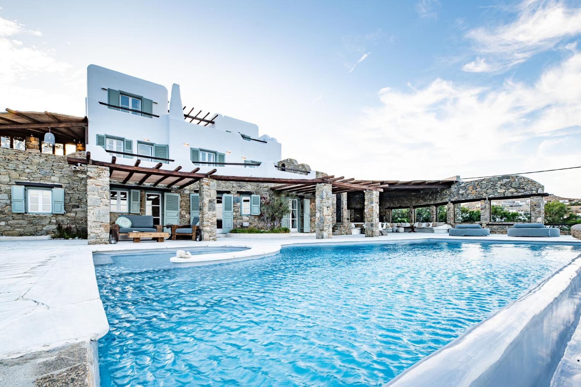 Melangio Private Pool & Sunrise Views - 2024 Renovation Villa