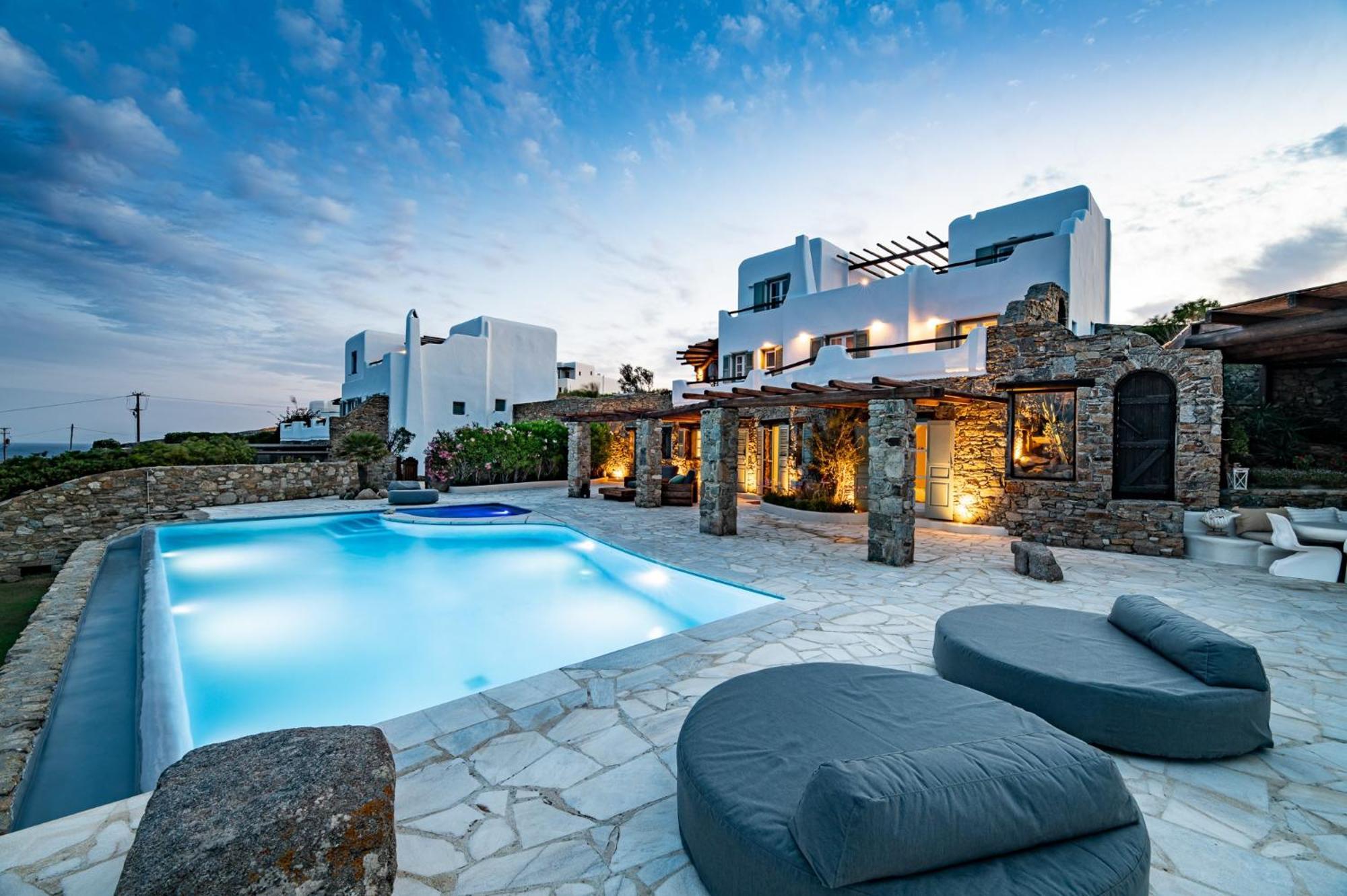 Melangio Private Pool & Sunrise Views - 2024 Renovation Villa *