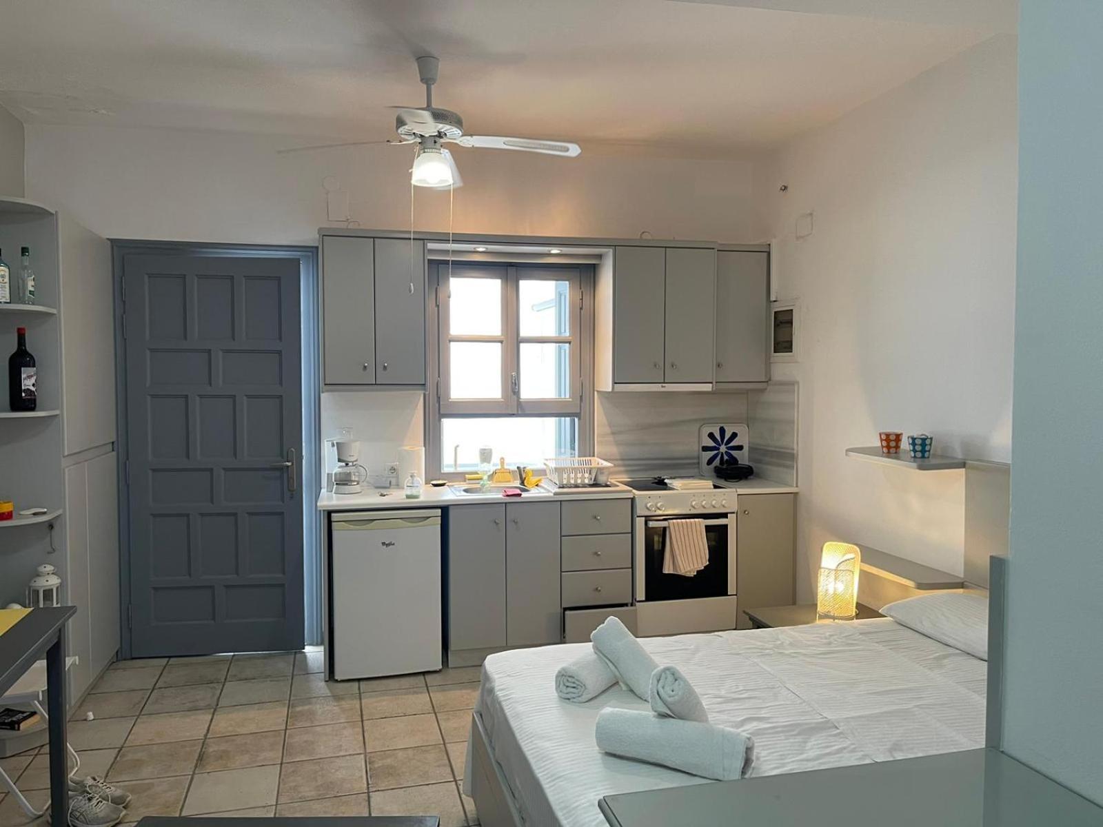 Centre With Old Port Sea View & Balcony Apartment *