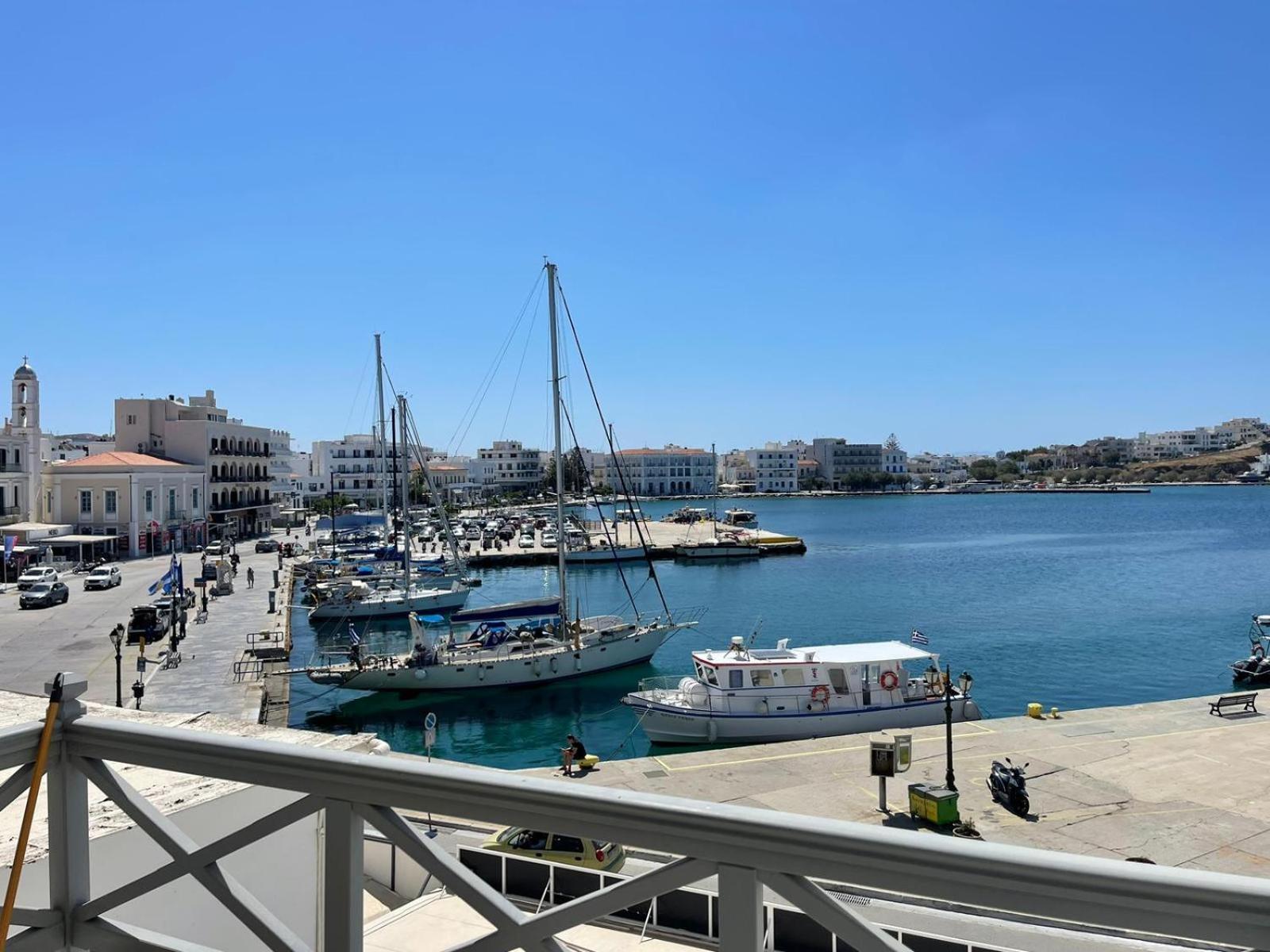 Apartment Centre With Old Port Sea View & Balcony Tinos