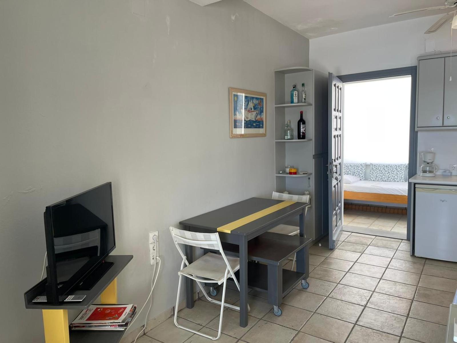 Centre With Old Port Sea View & Balcony Apartment