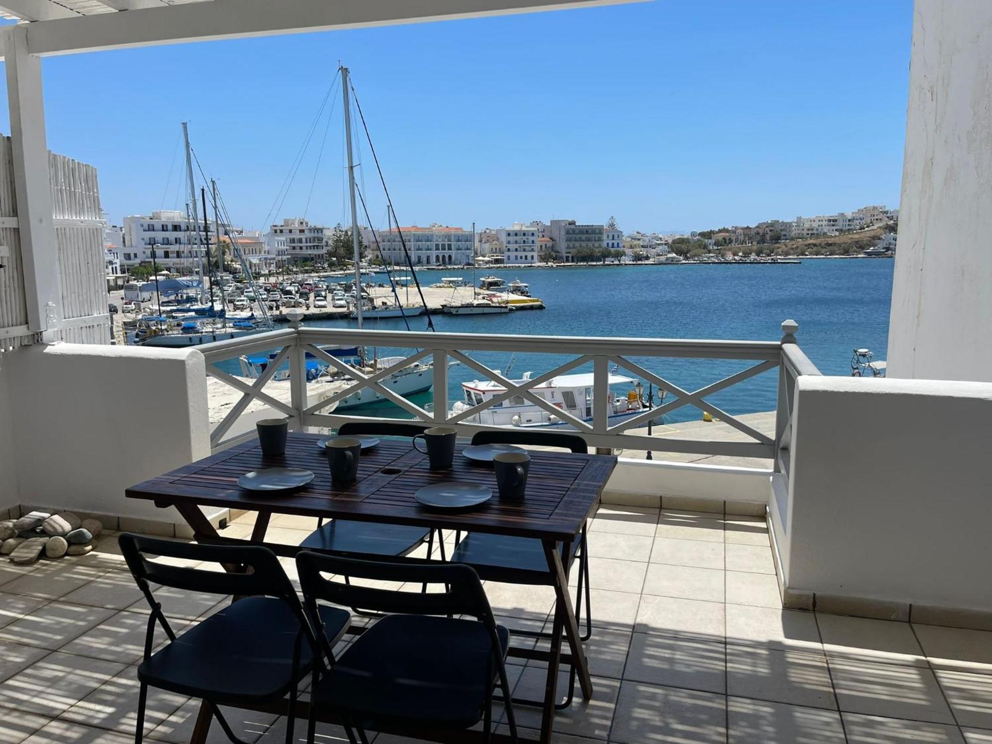 Apartment Centre With Old Port Sea View & Balcony