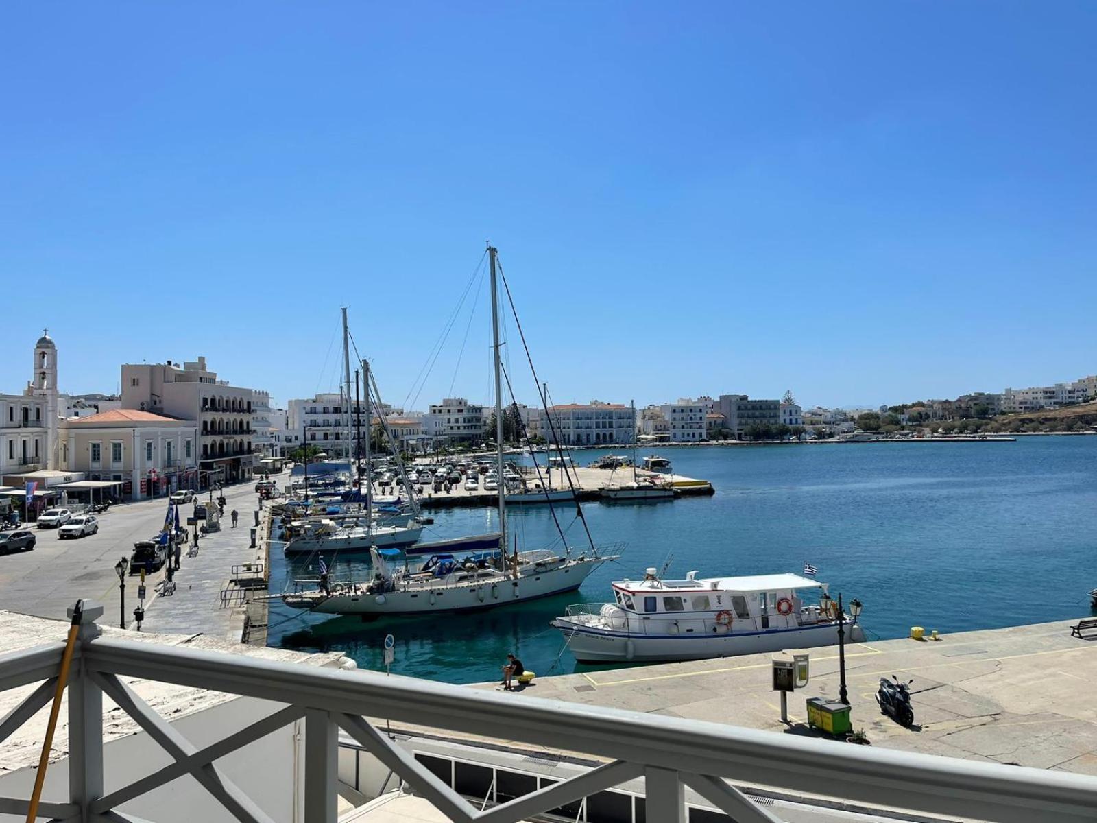 Apartment Centre With Old Port Sea View & Balcony Tinos