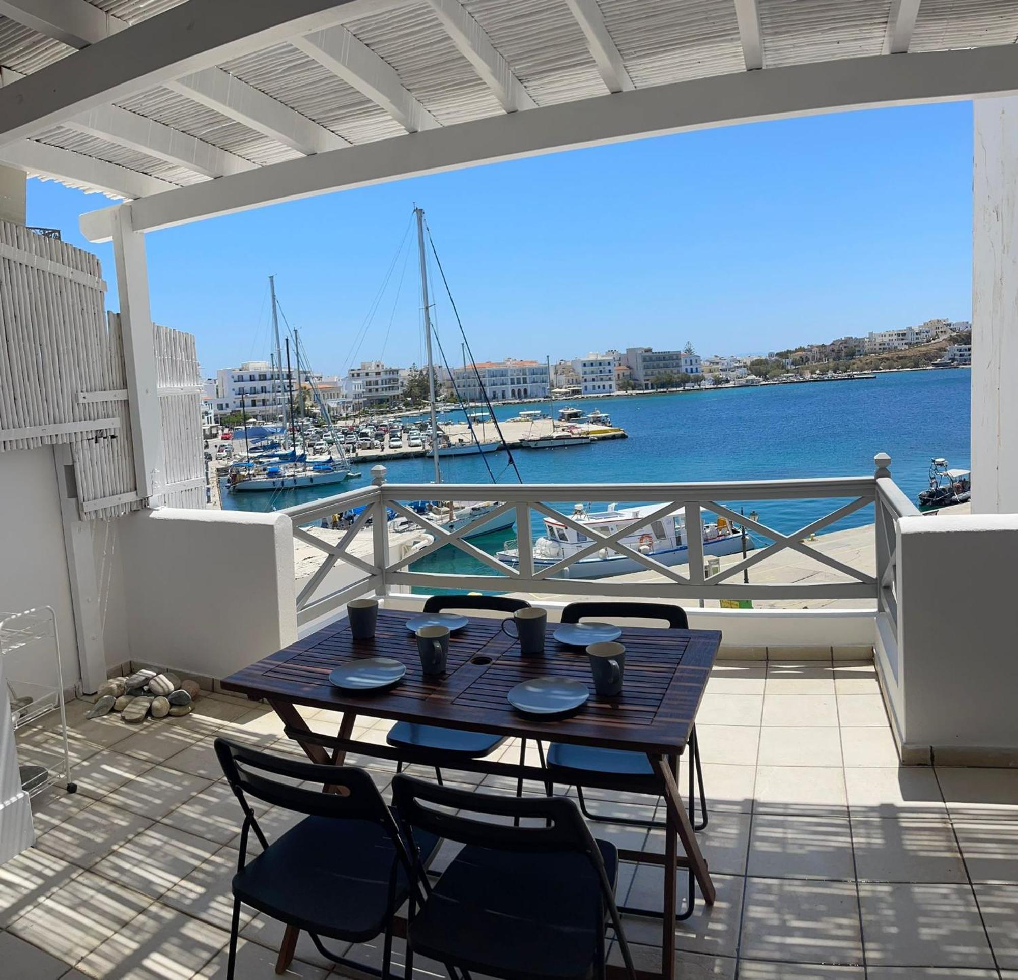 Apartment Centre With Old Port Sea View & Balcony