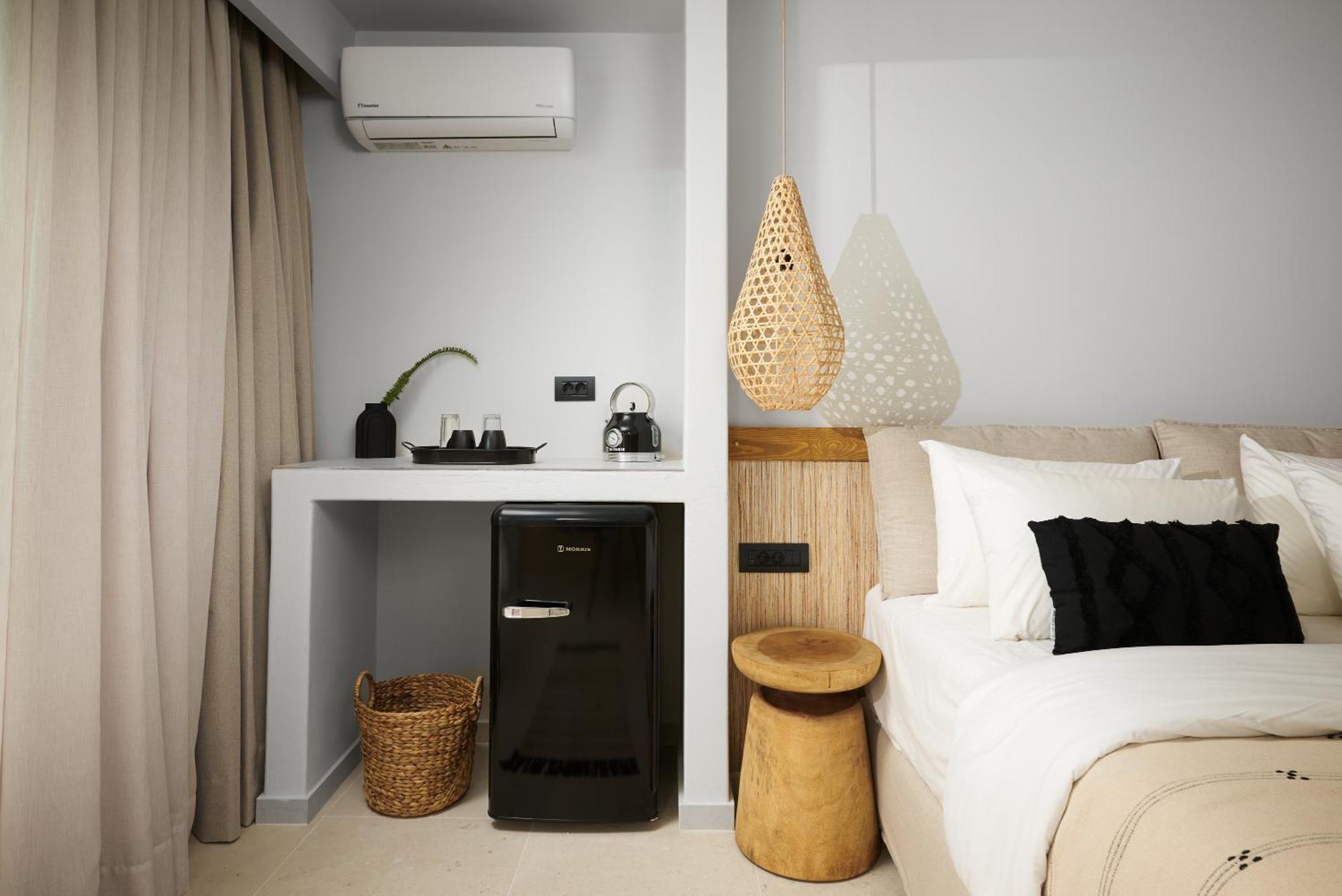 Artemis Aparthotel