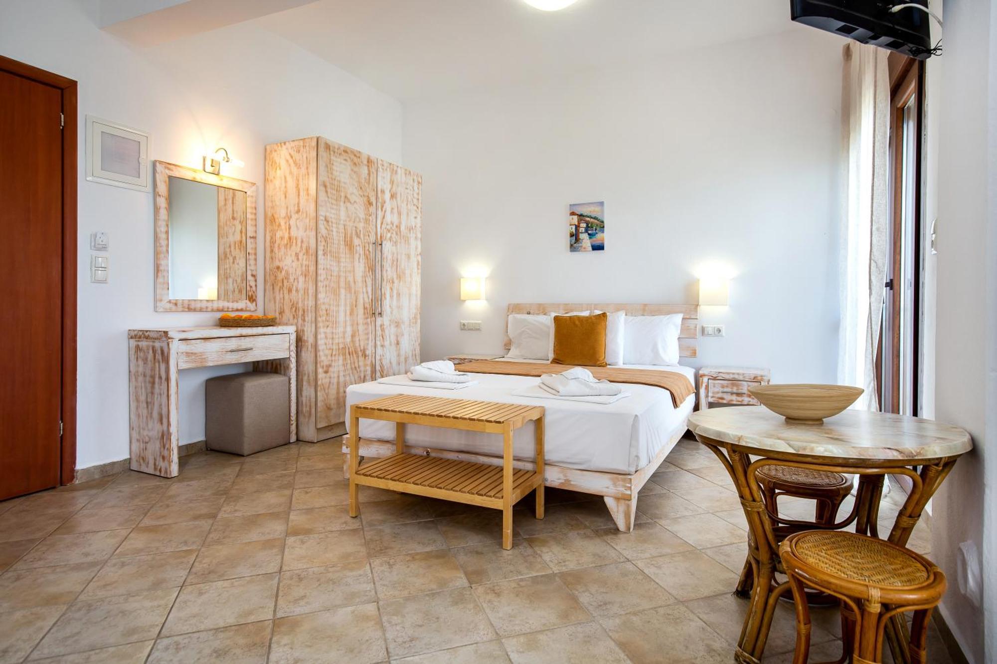 Piatsa Michalis Guest house Potos