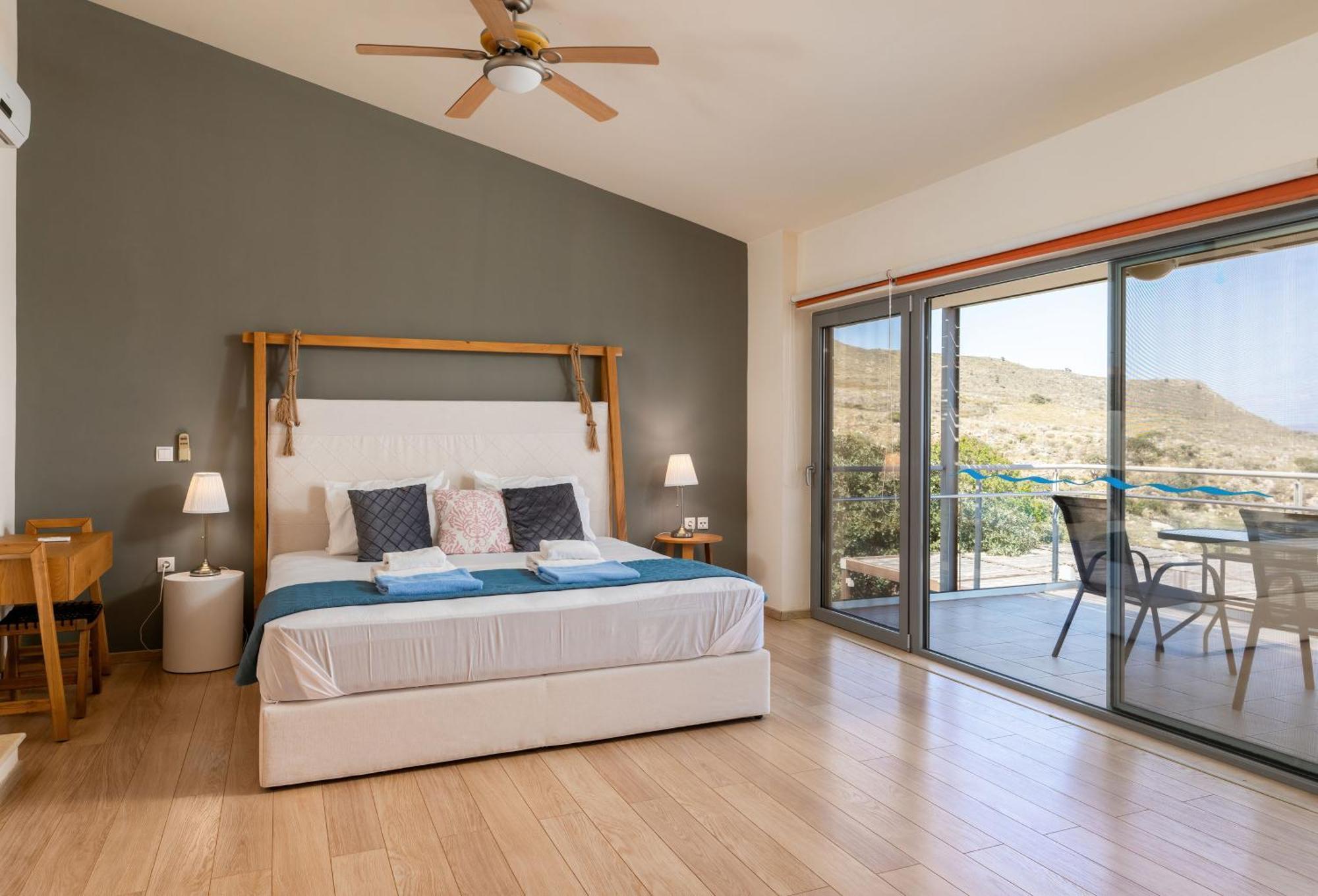 Villa Serenity - With Private Heated Pool