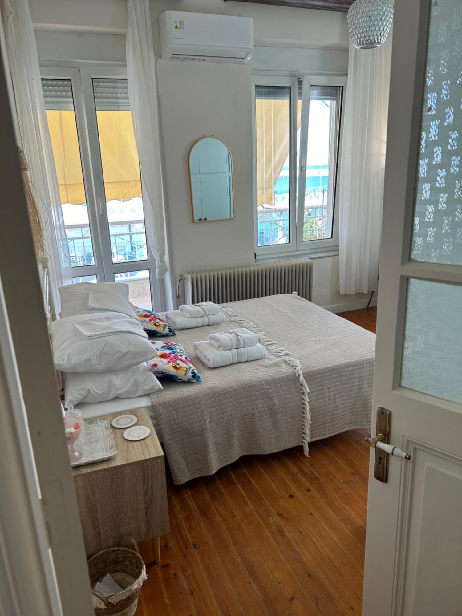 The Art House By The Sea Plomari