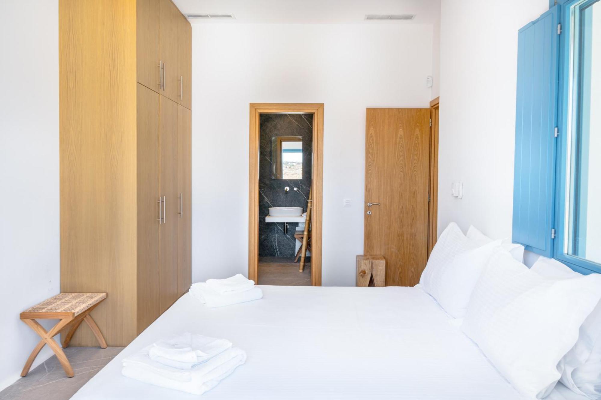 Myko Seafront Villa Ornos (Mykonos)