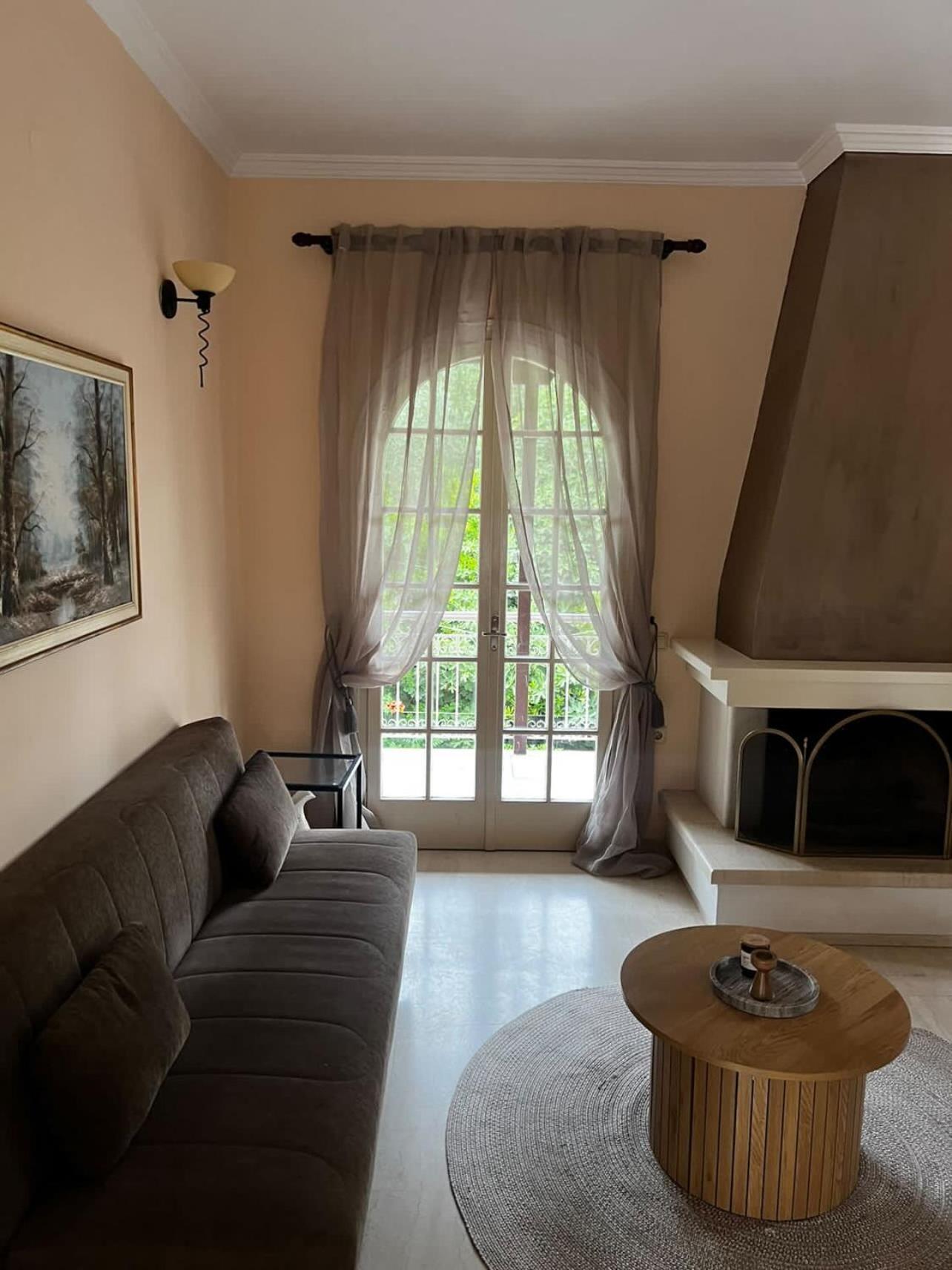 Nisi Gerekou Villa *