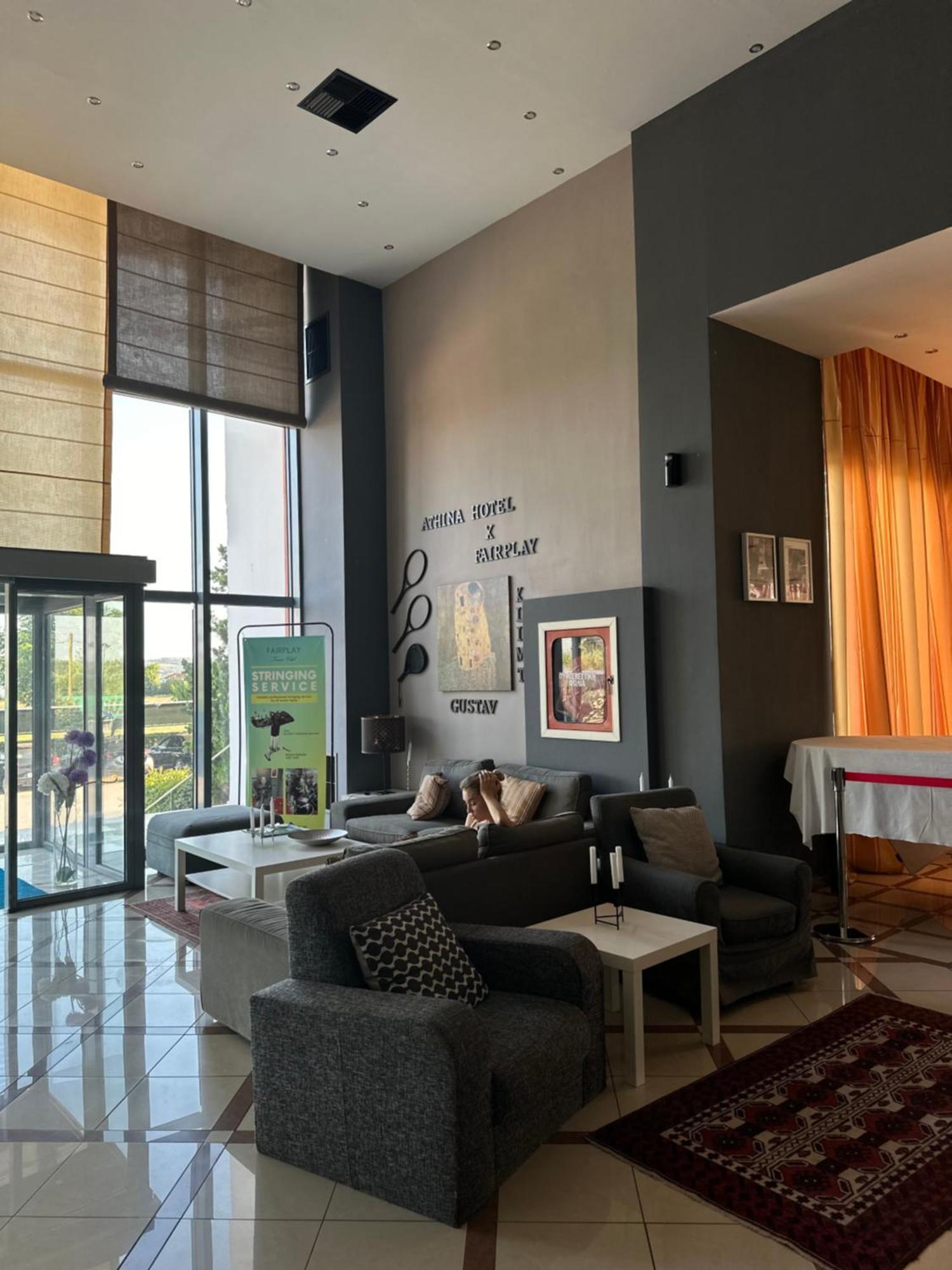 Hotel Athina Airport 3*