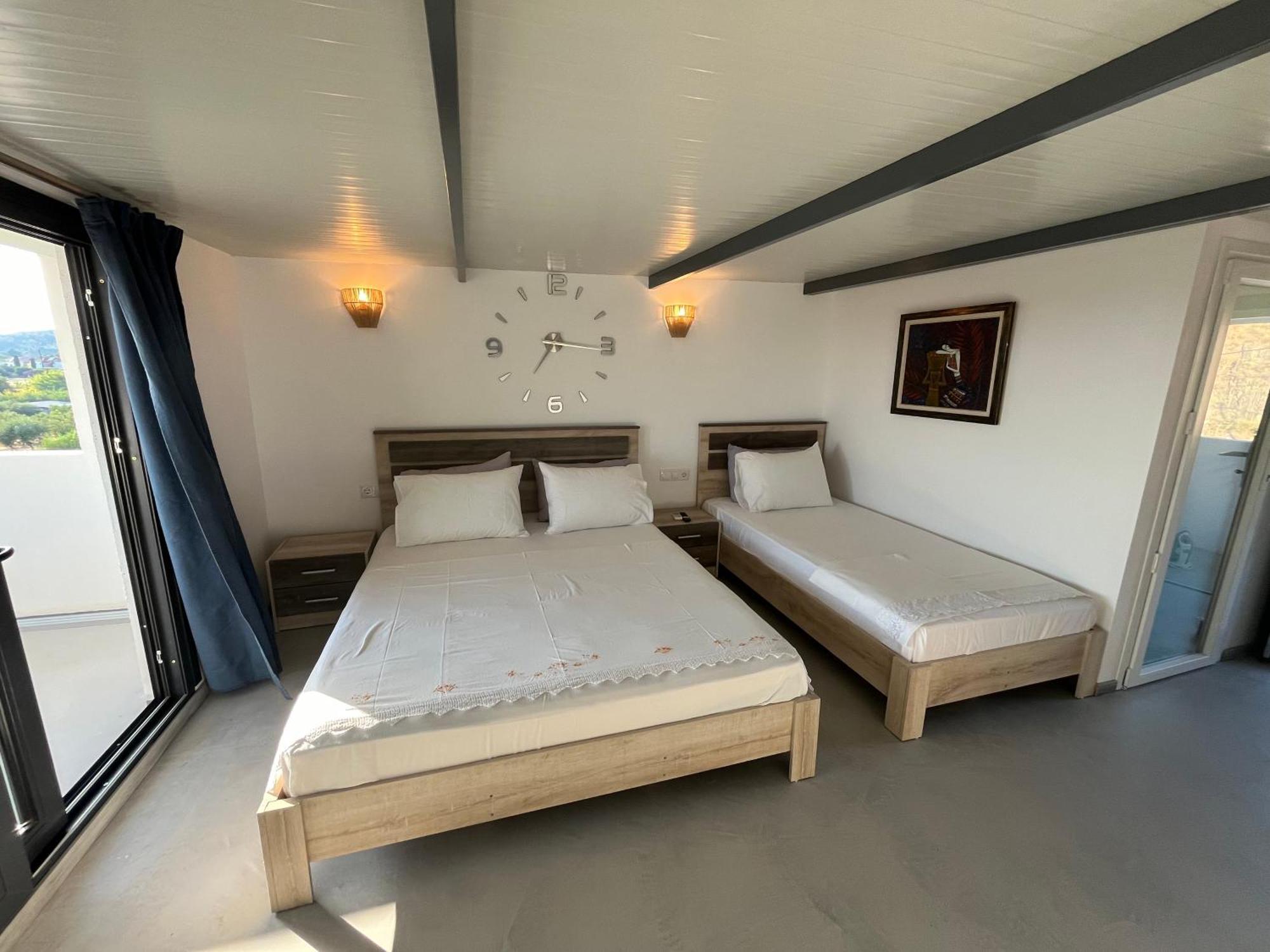 Miranda Roshi Apartment Toroni