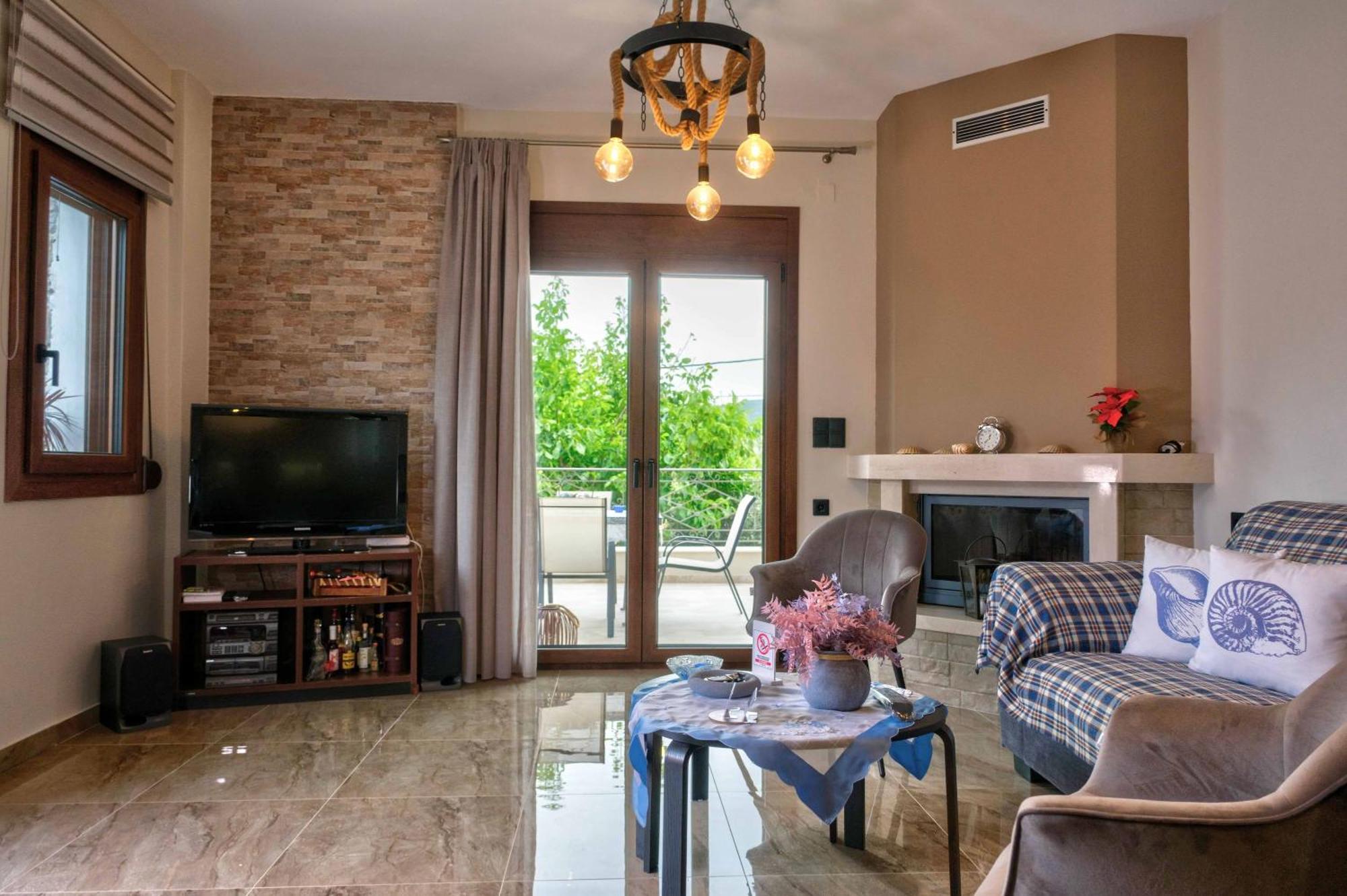 Effie's Maisonette With Detached Apartment Amaliapoli