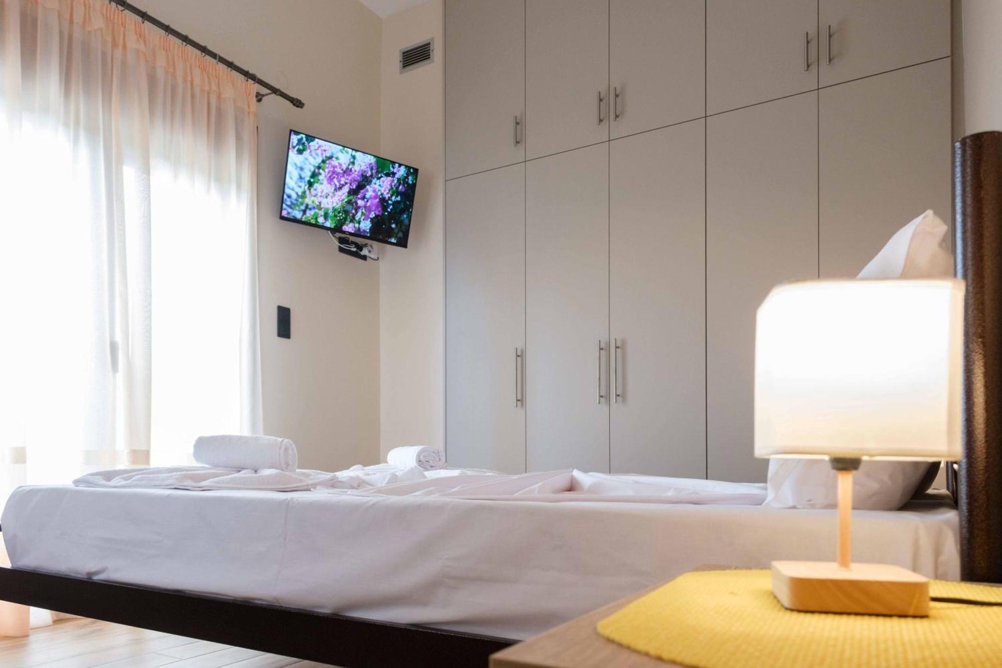 Effie's Maisonette With Detached Apartment Amaliapoli