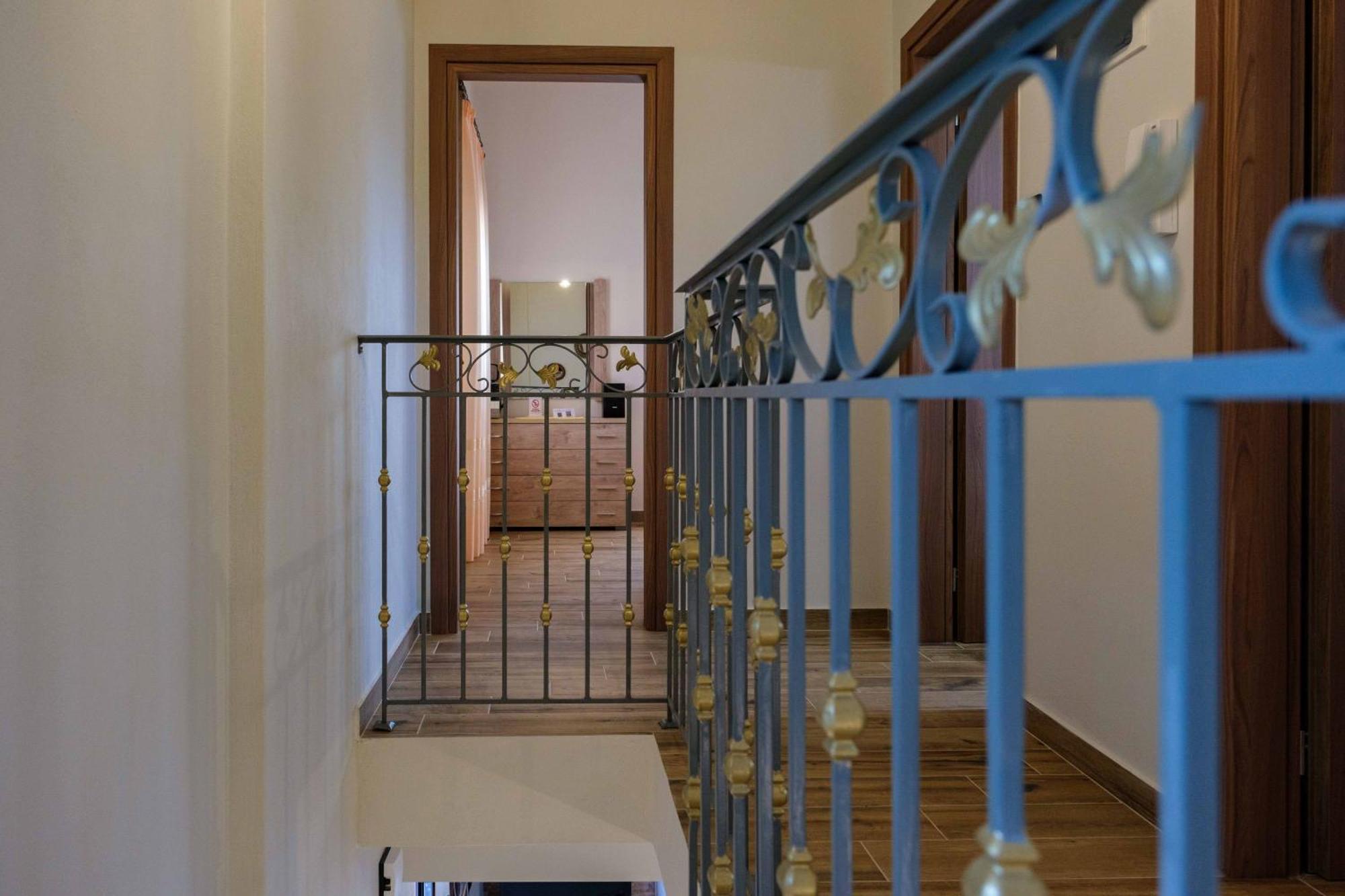 Apartment Effie's Maisonette With Detached *