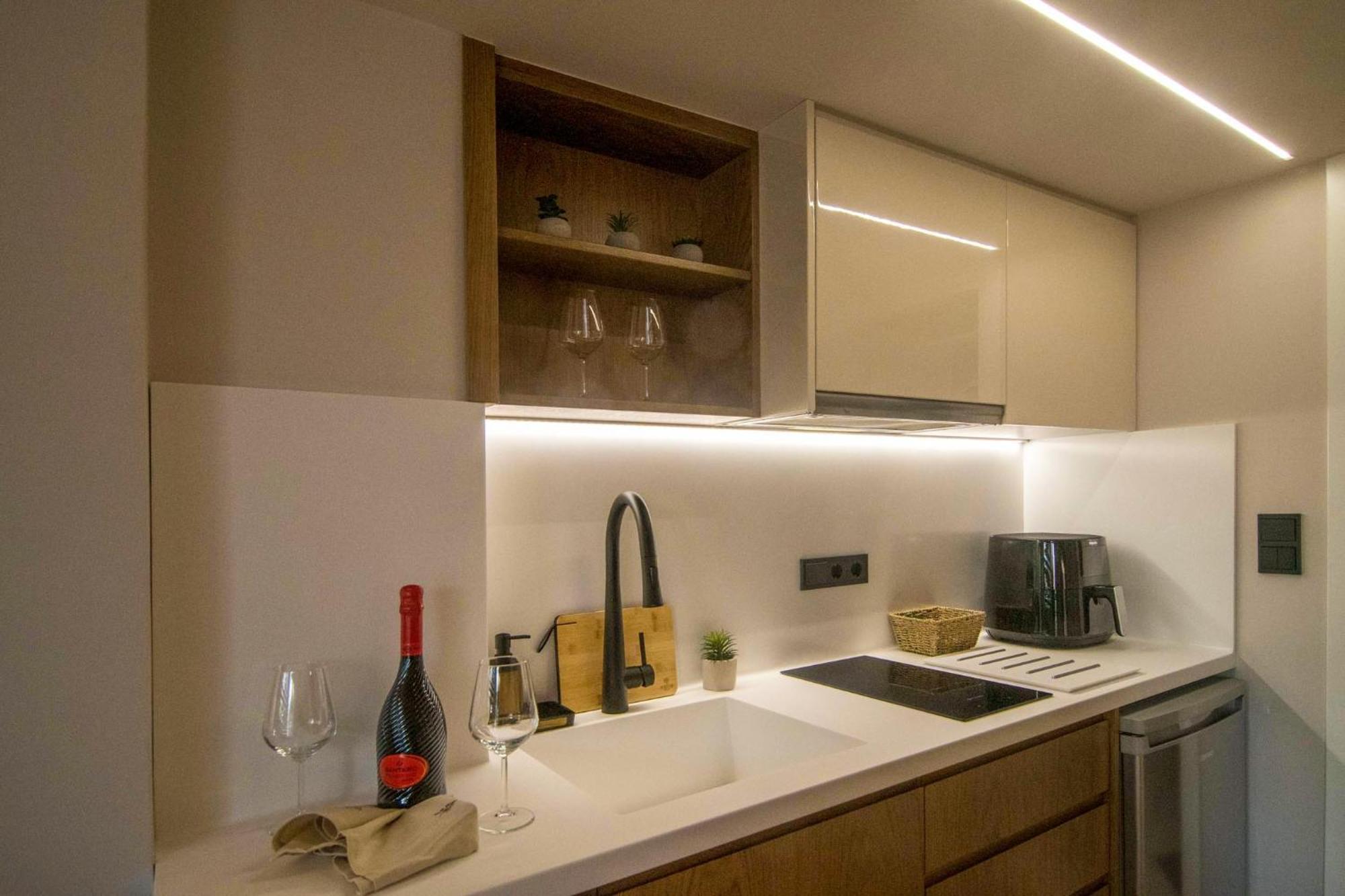 Alivio Lux Residences Apartment