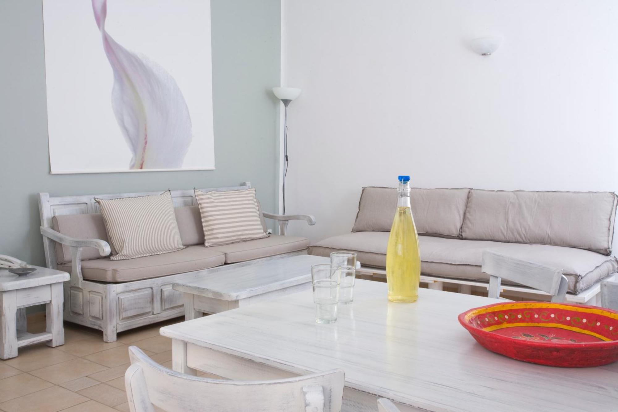 Aparthotel Yakinthos