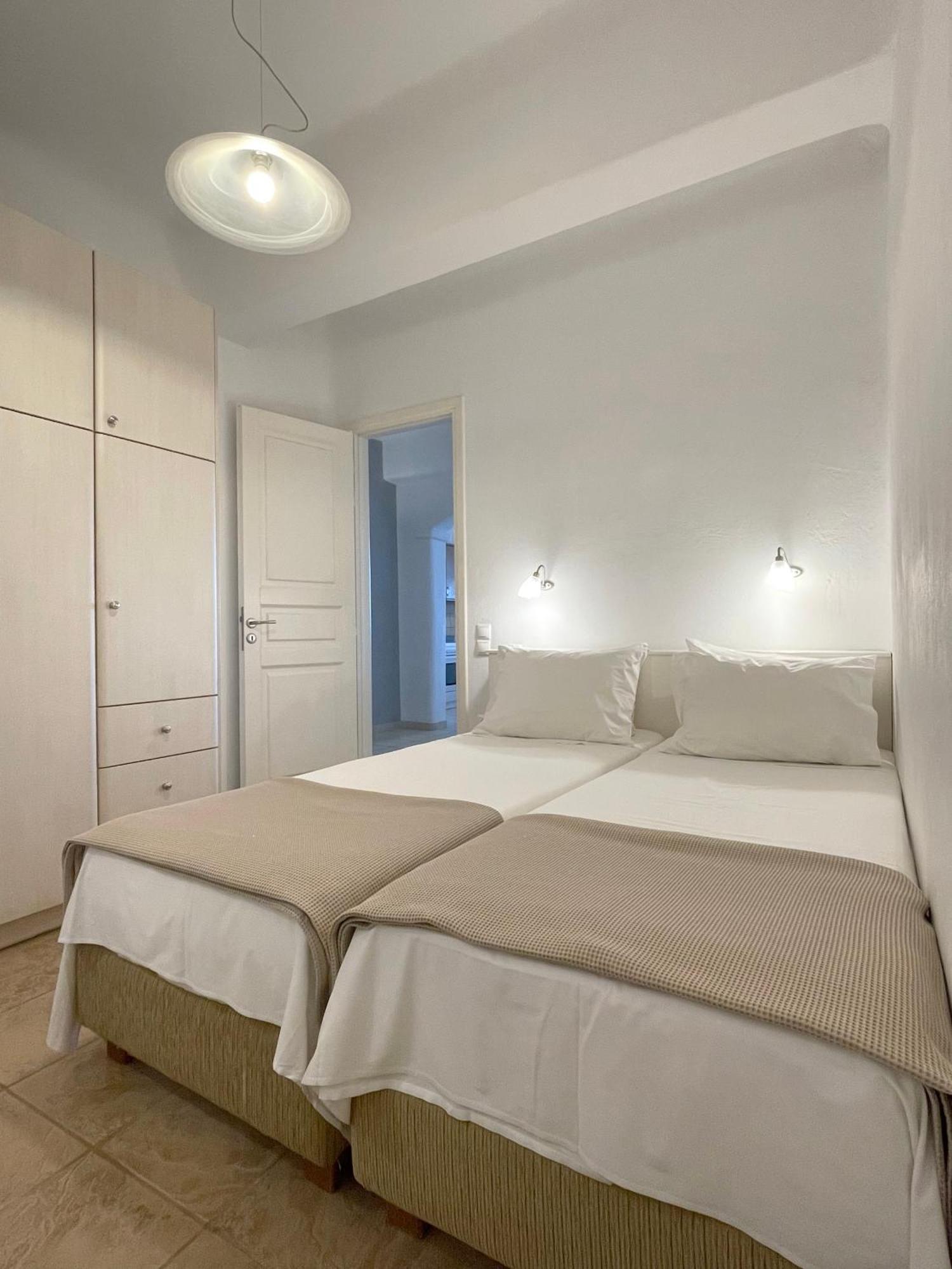 Yakinthos Aparthotel 4*