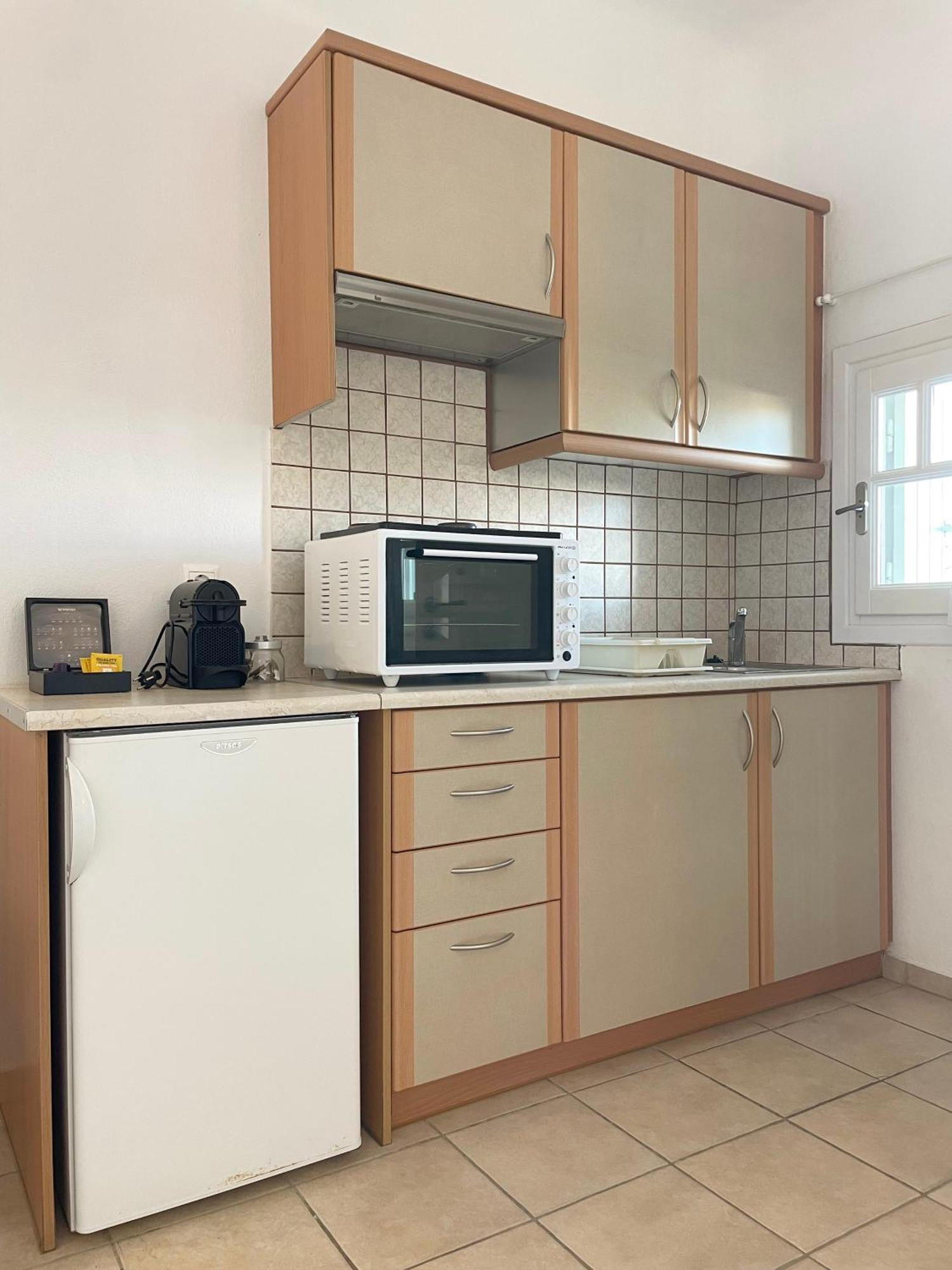 Aparthotel Yakinthos 4*