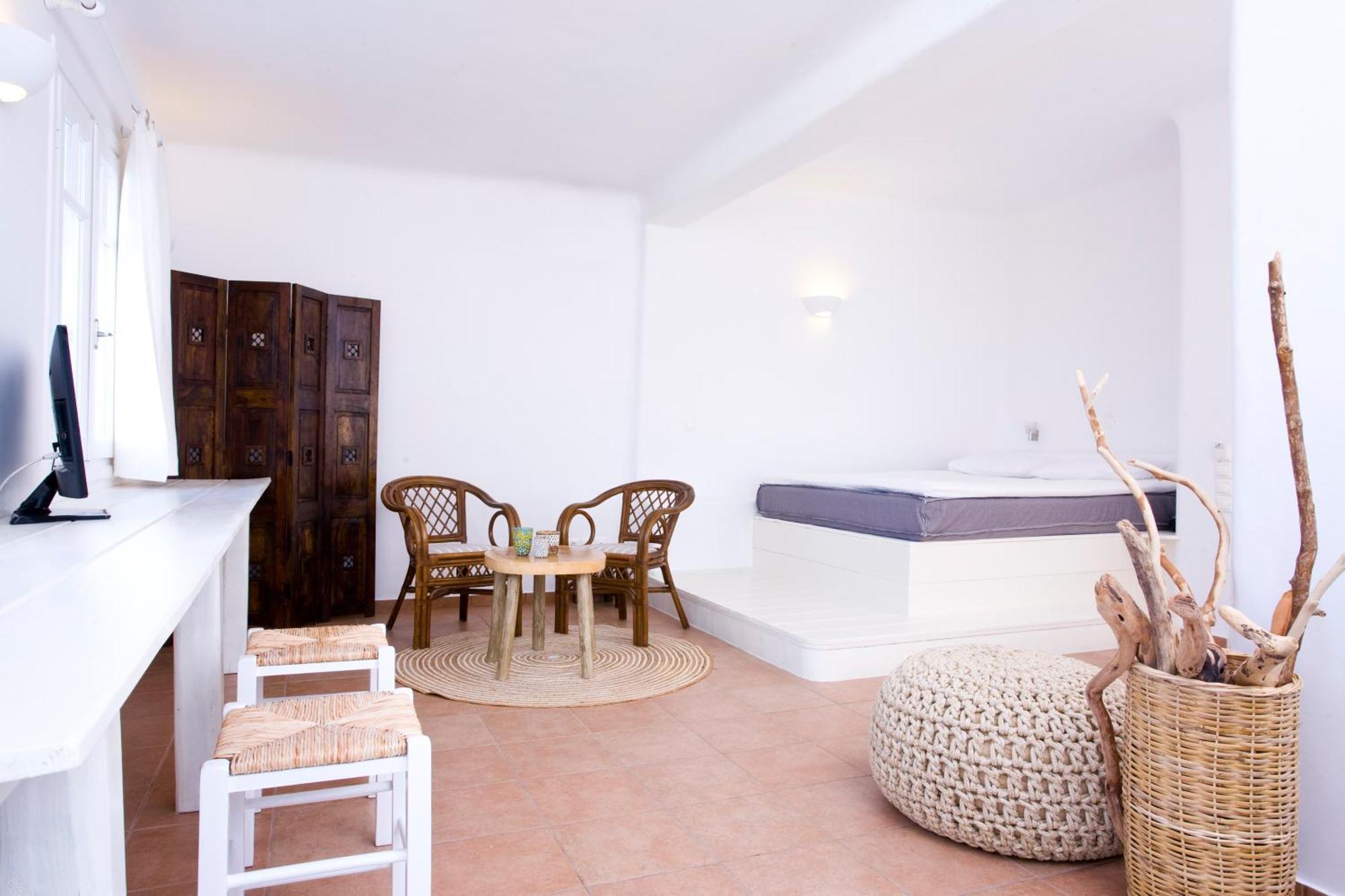 Aparthotel Yakinthos 4*