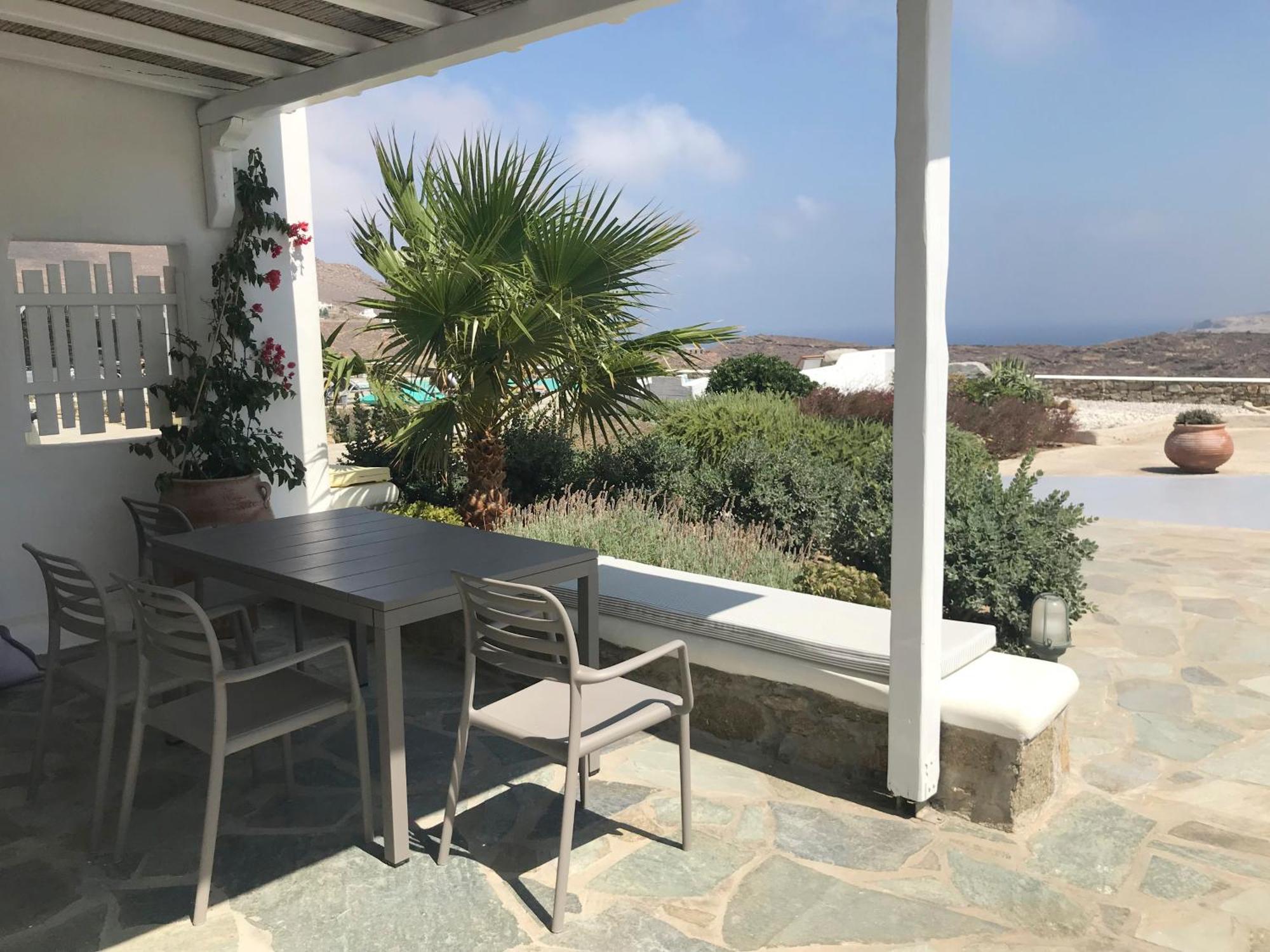 Yakinthos Panormos (Mykonos)