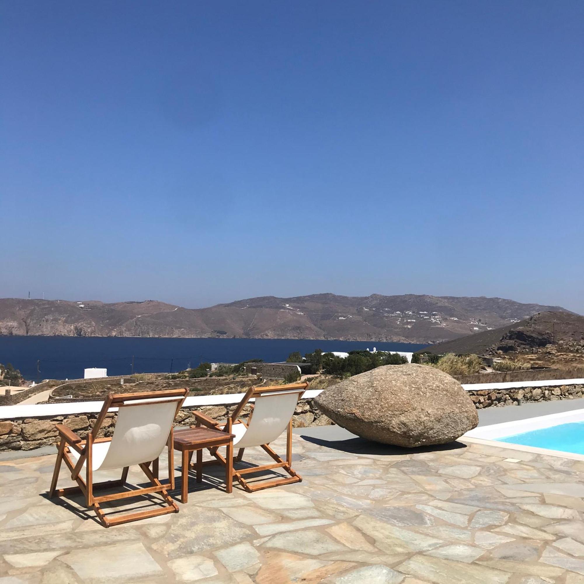 Yakinthos Aparthotel 4*
