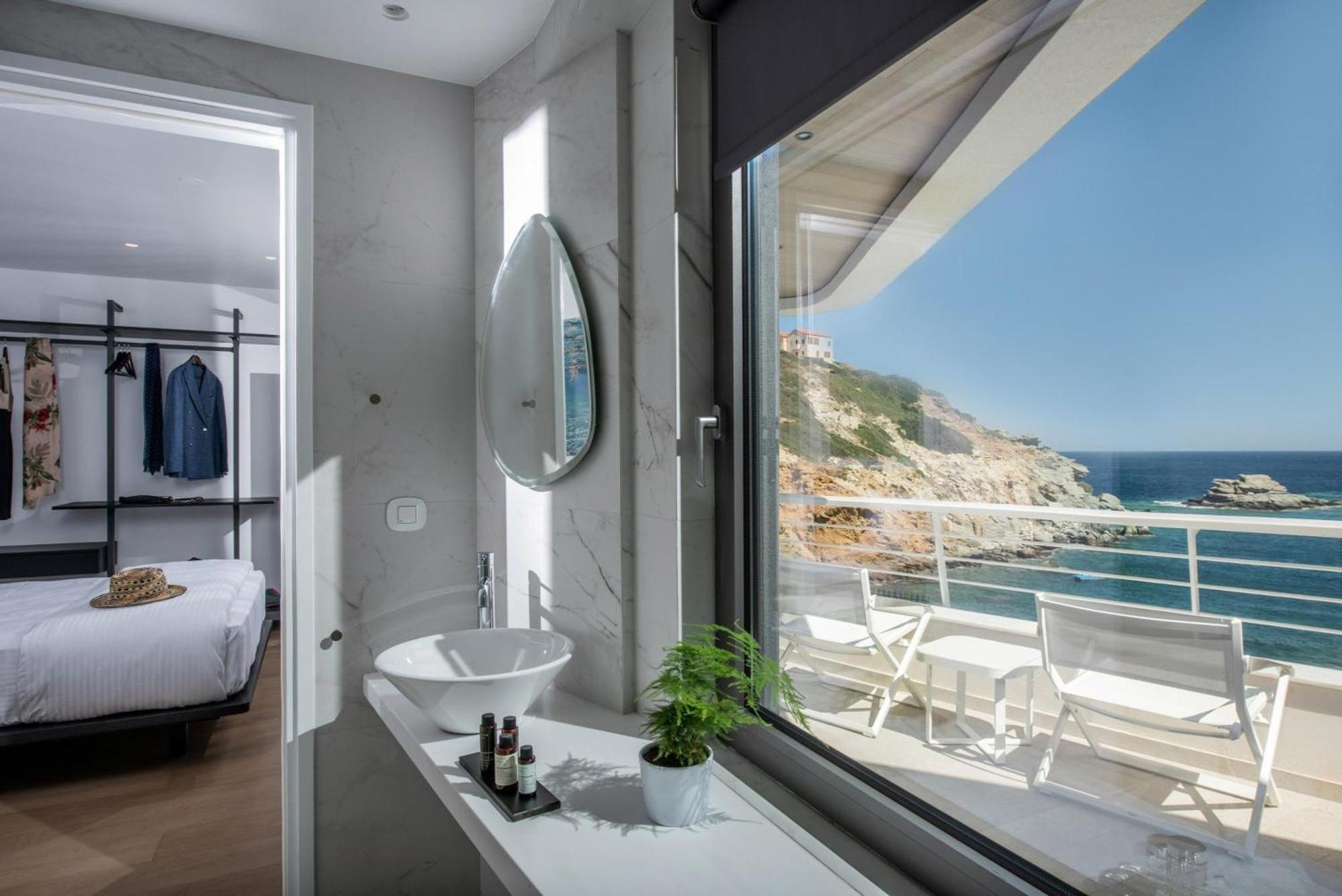 Villa Made By The Sea 3