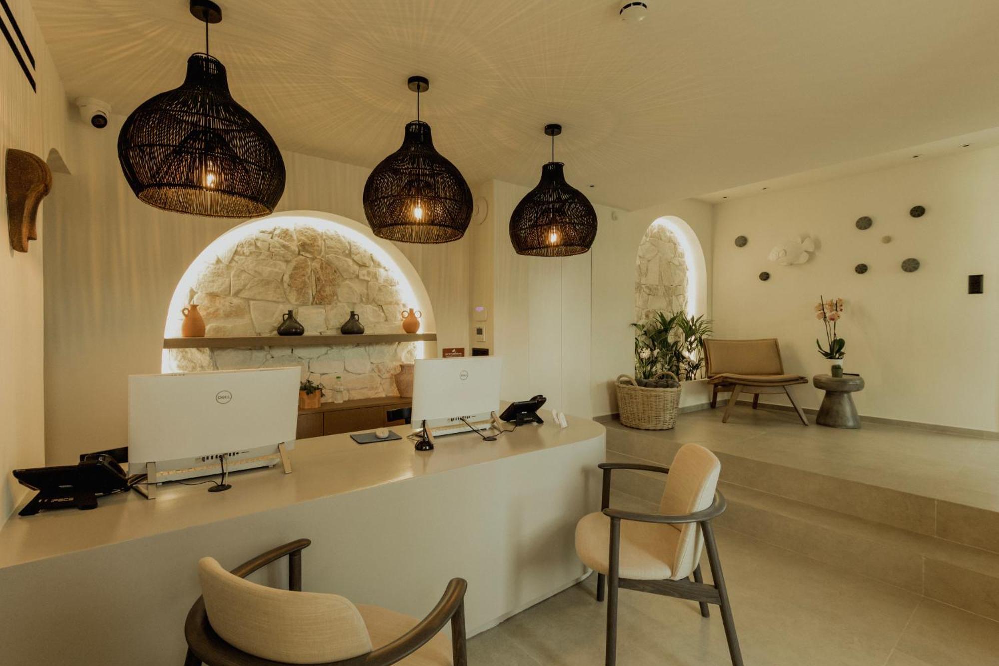 Opal Paros Hotel 4*