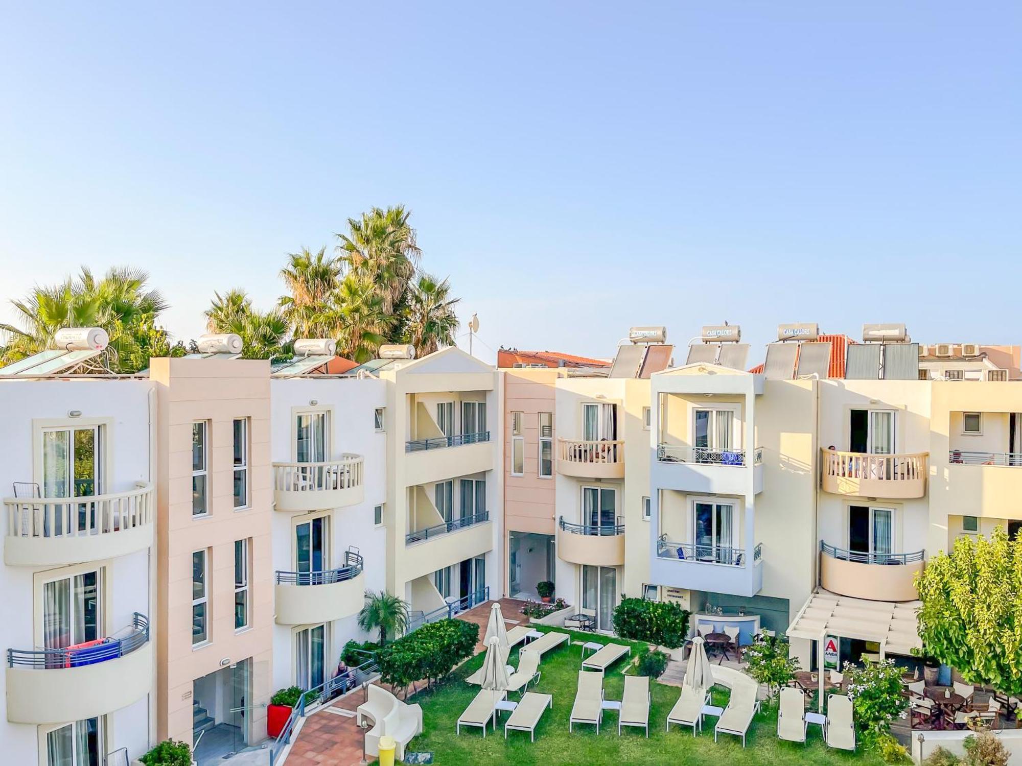 Melina Aparthotel *