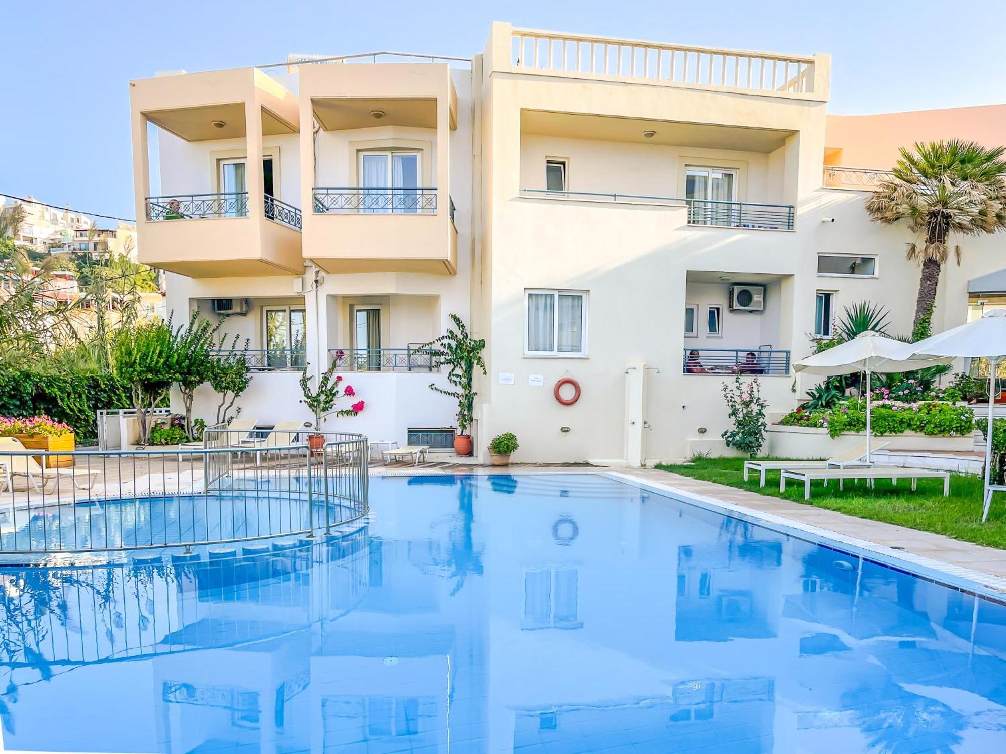 Melina Aparthotel *