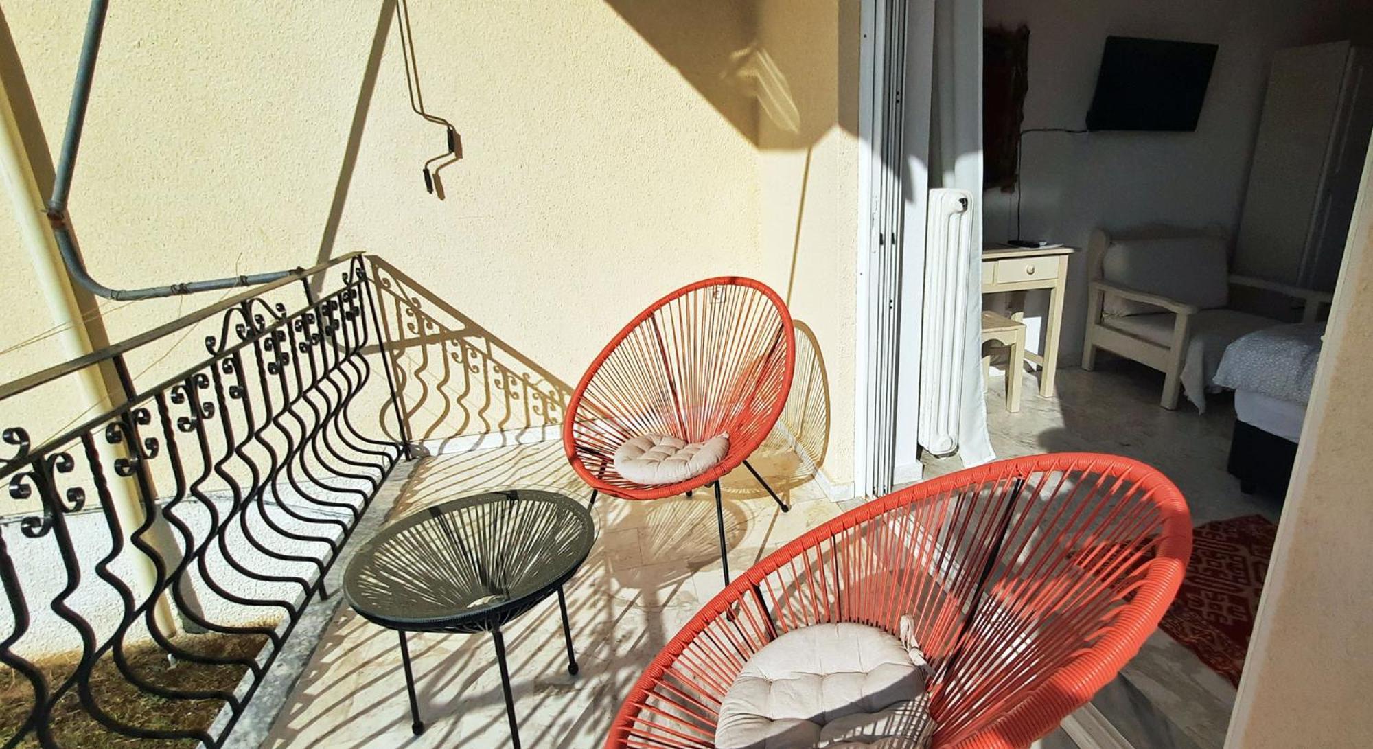 Apartment Ilektra Blue & Red