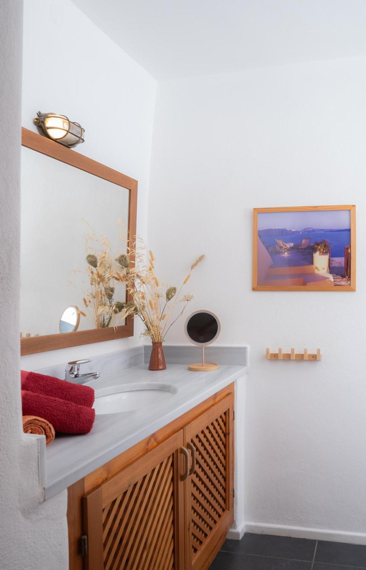 Lavender Apartment *