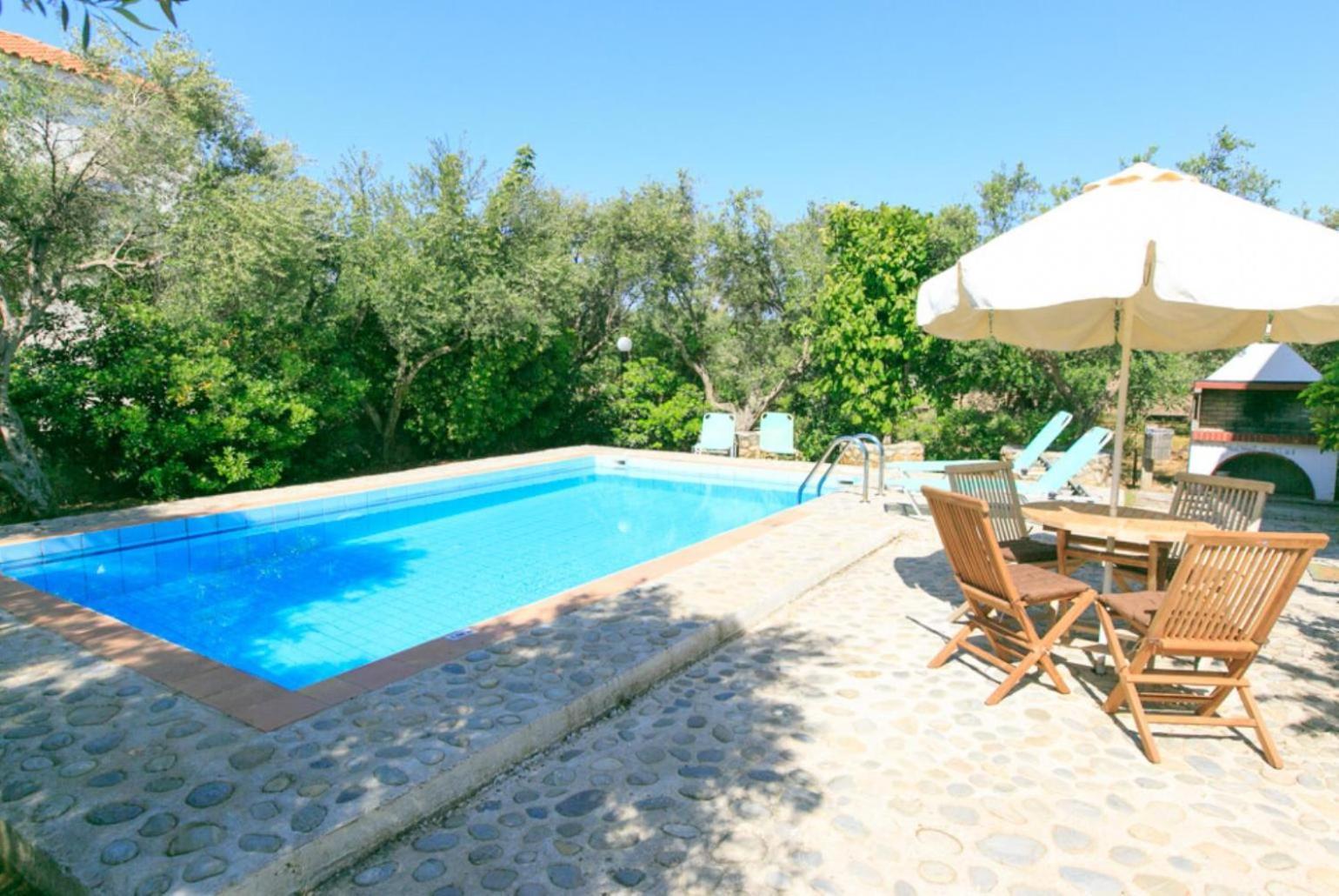 Nineta Tavronitis (Crete)