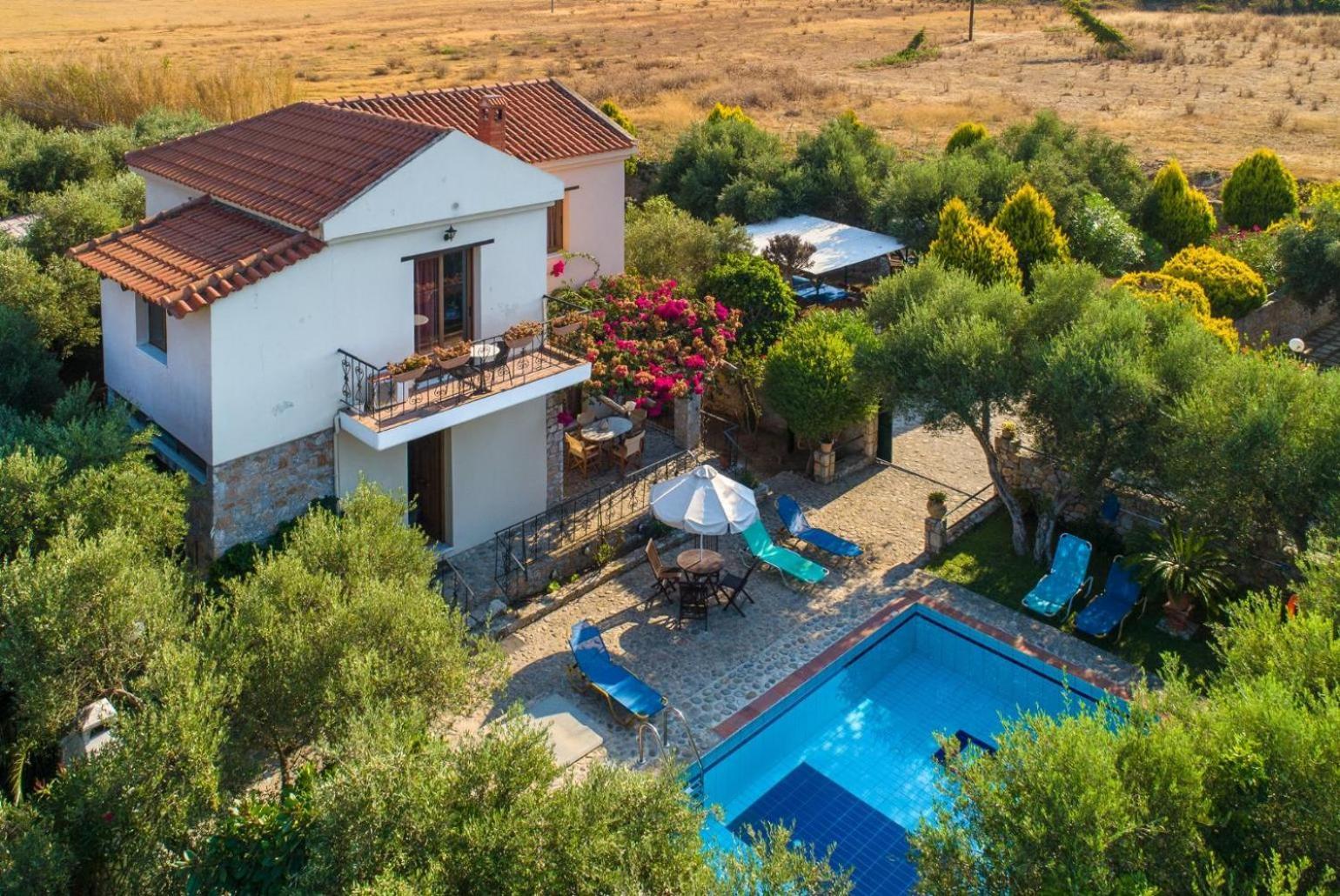 Nineta Villa