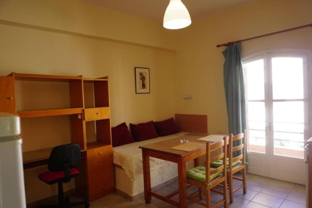 Apartment Bright With Balcony Close To The #4 *