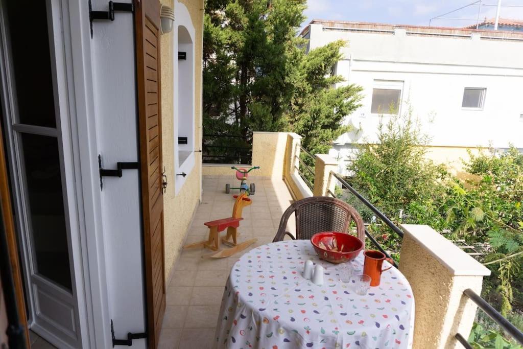 Bright With Balcony Close To The #4 Apartment Gazi