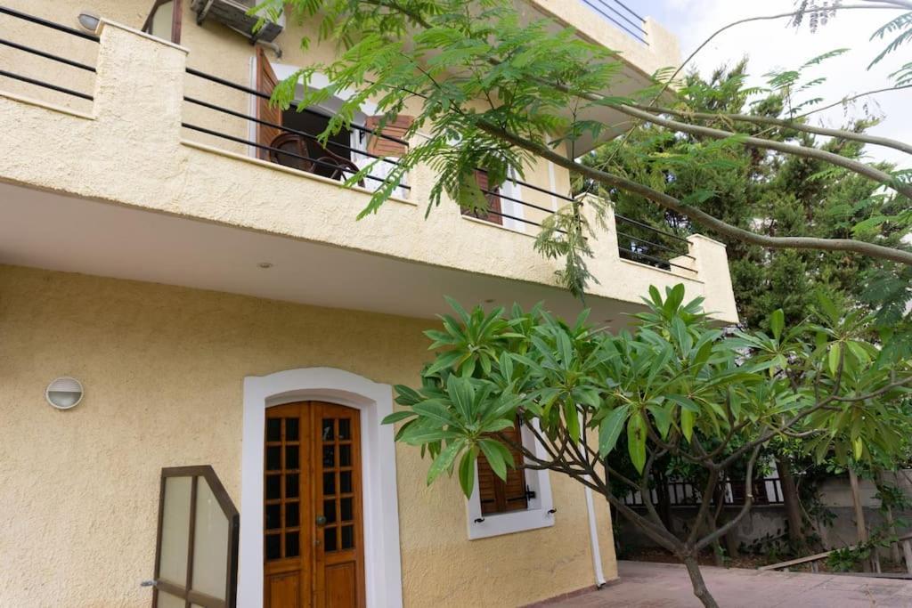 Apartment Bright With Balcony Close To The #4