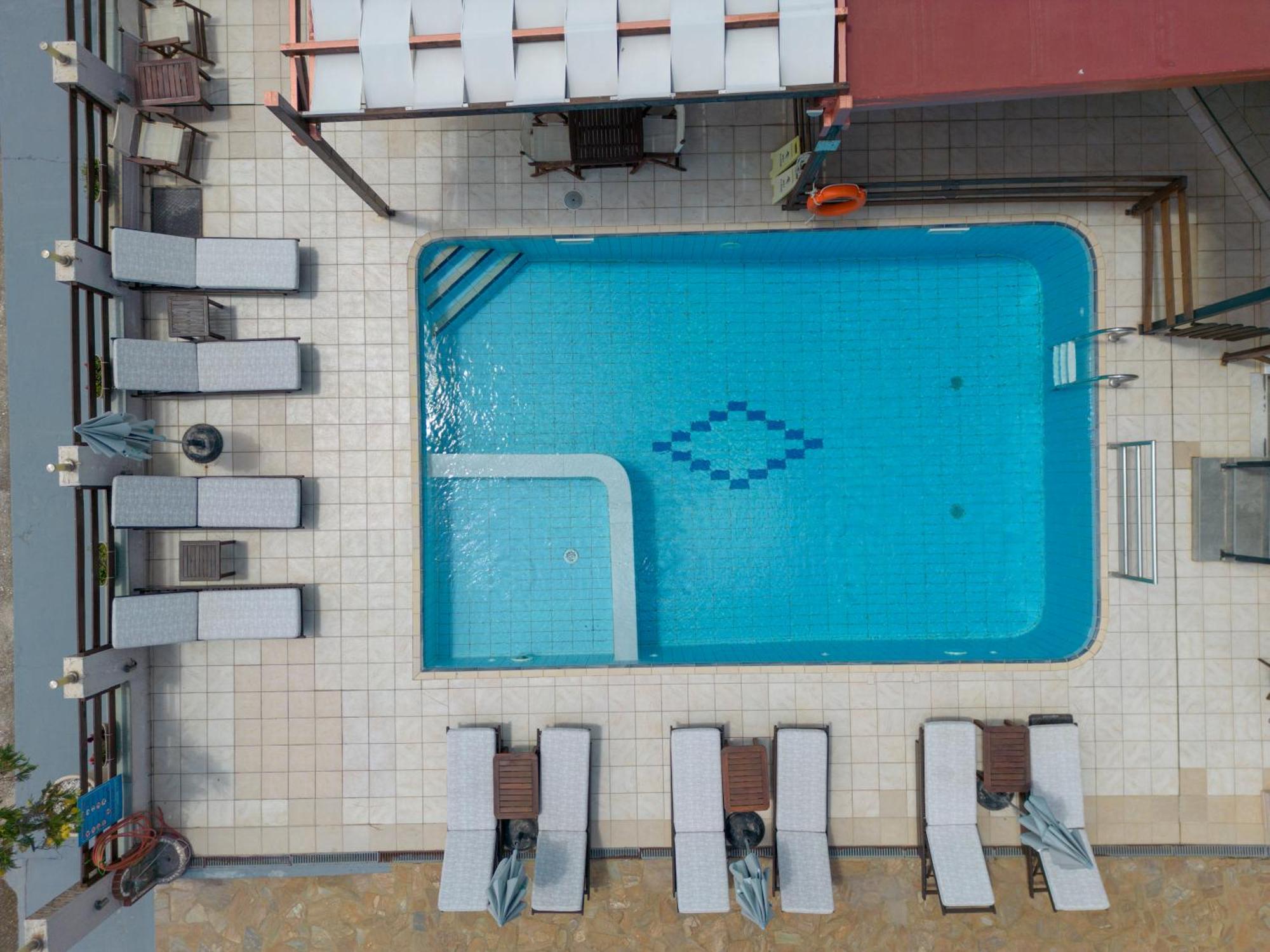 Porto Marina Aparthotel 2*