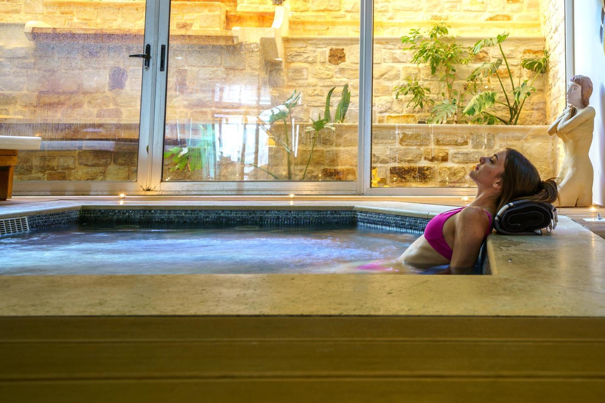 Macaris & Hotel Rethymno (Crete)