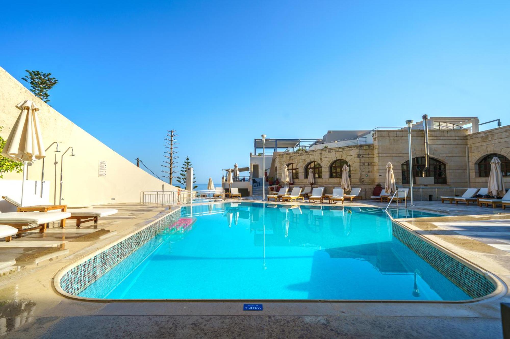 Hotel Macaris &