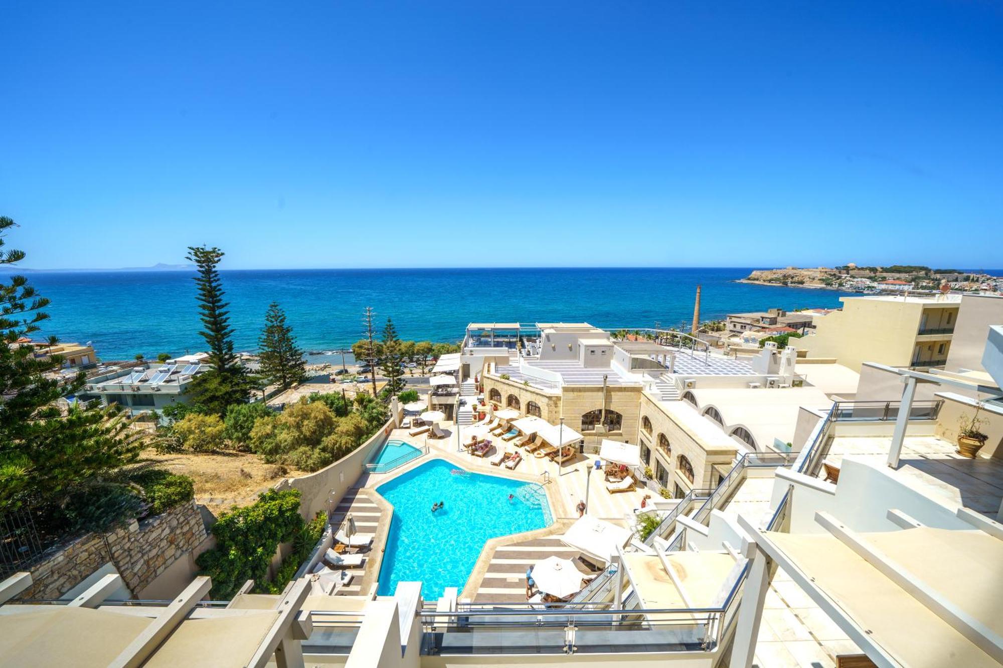 Macaris & Hotel 4*