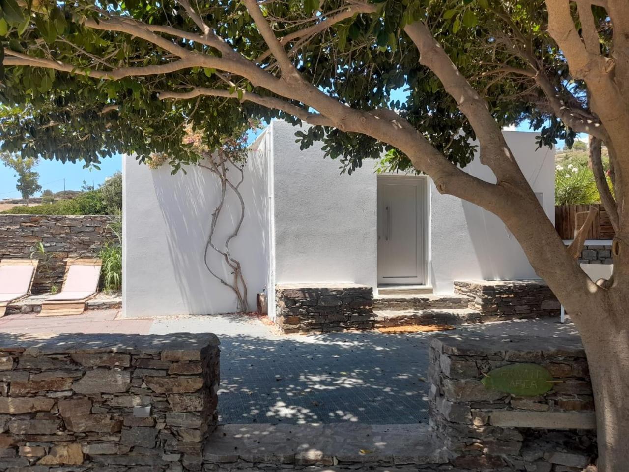 Roses Parikia (Paros)