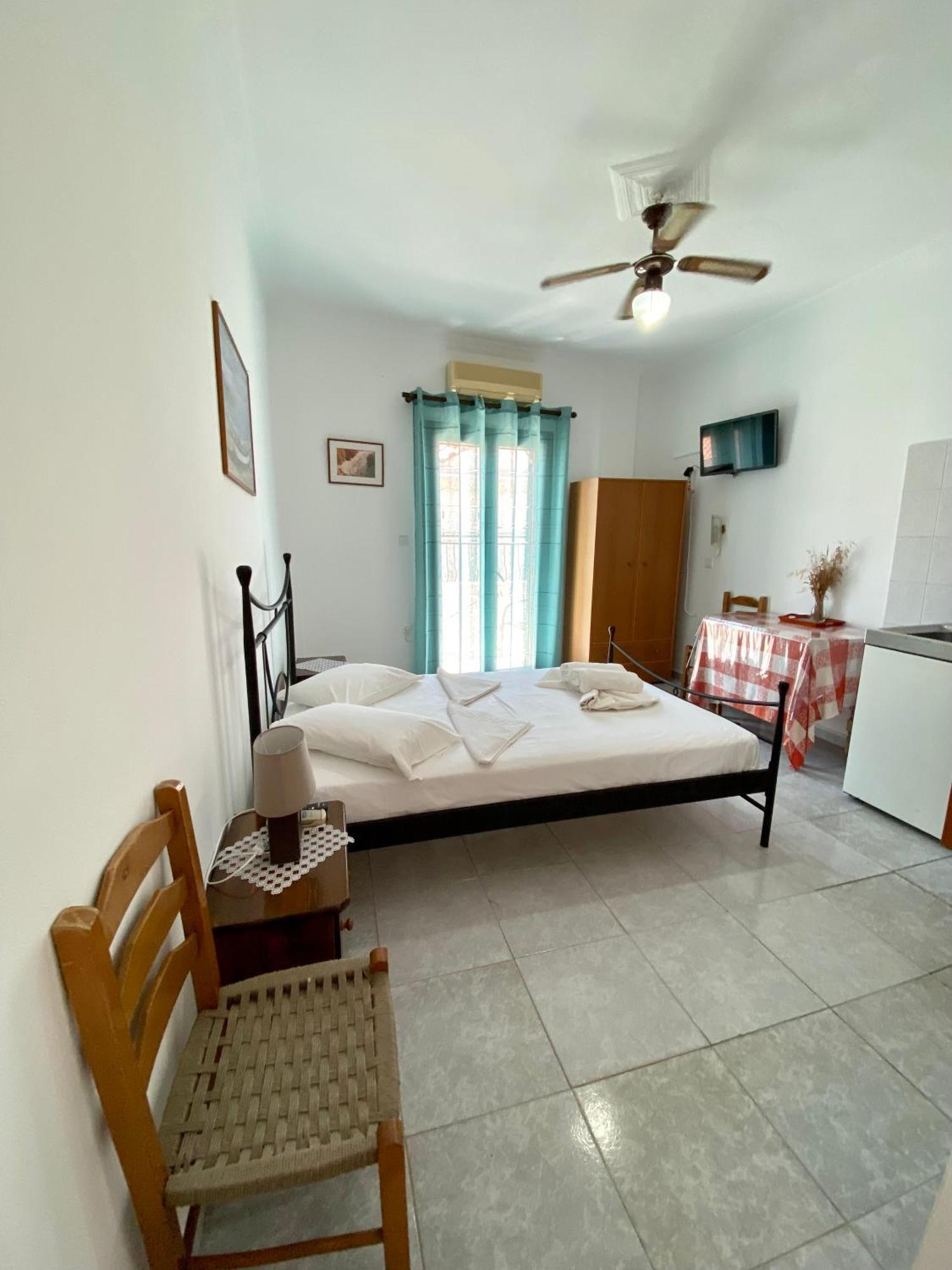 Manolis Maria Flitzani Apartment Fourni Ikarias