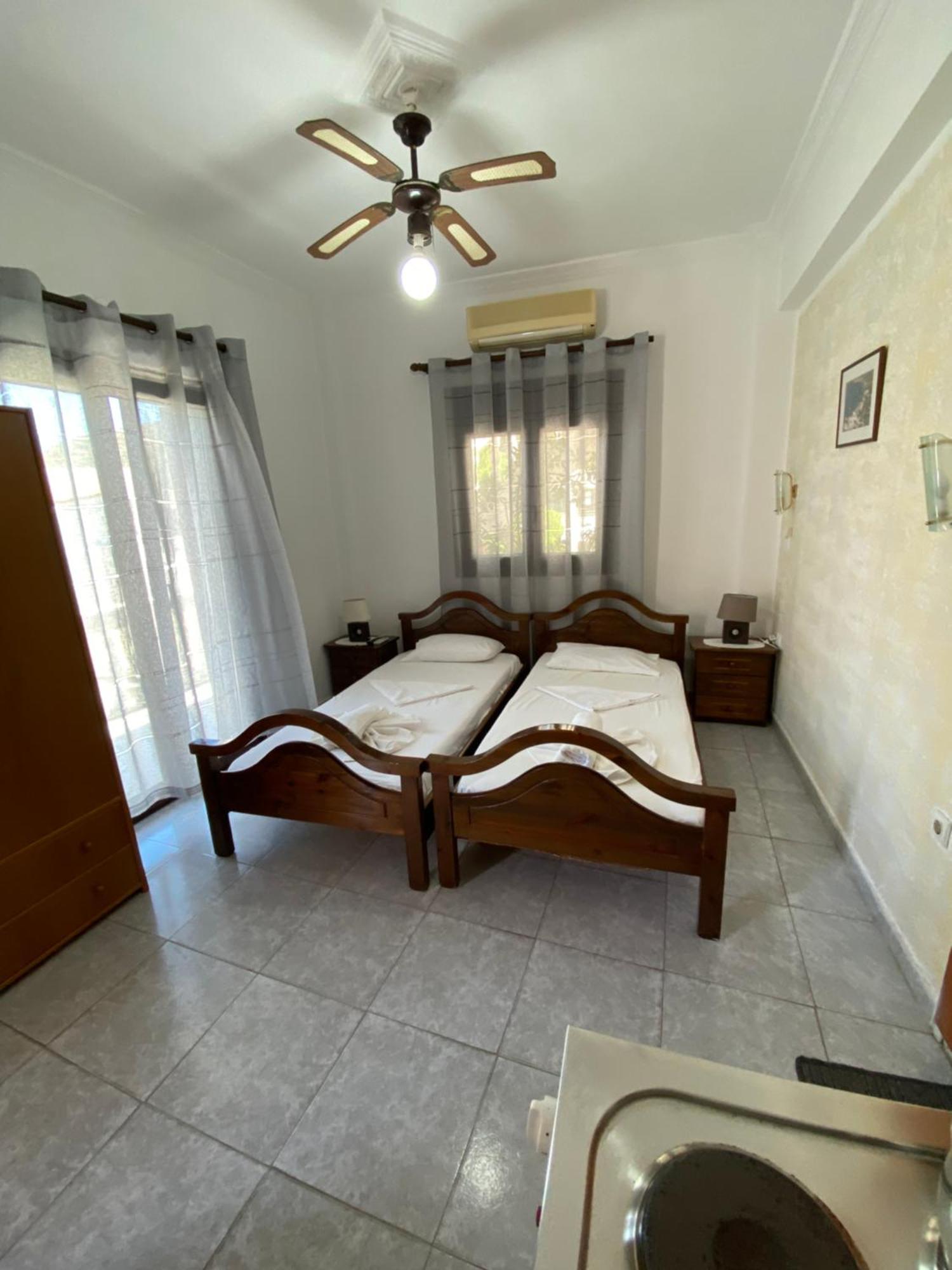 Manolis Maria Flitzani Apartment