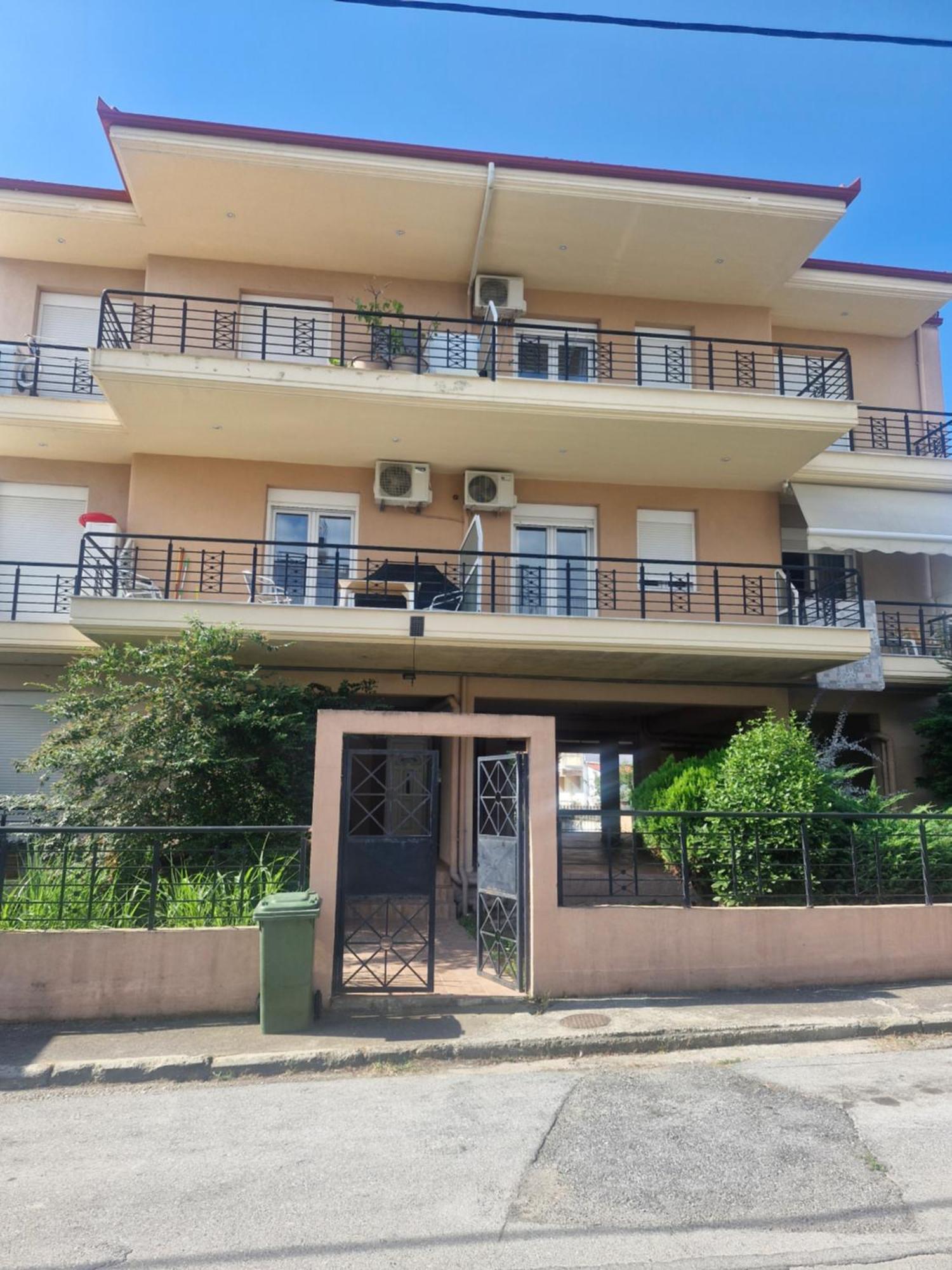 Julie Apartment