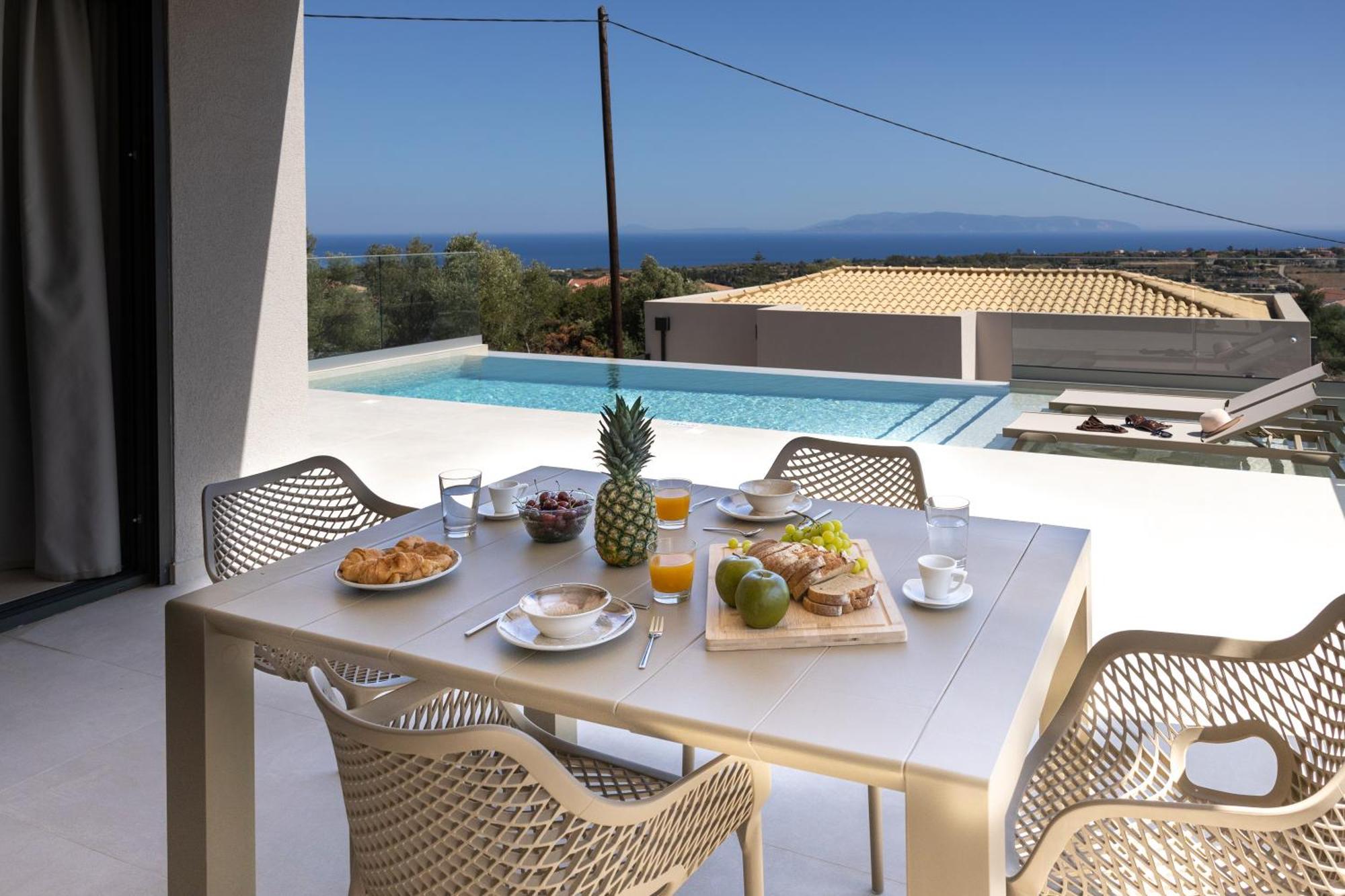 Gem Luxury Sea View Villa *
