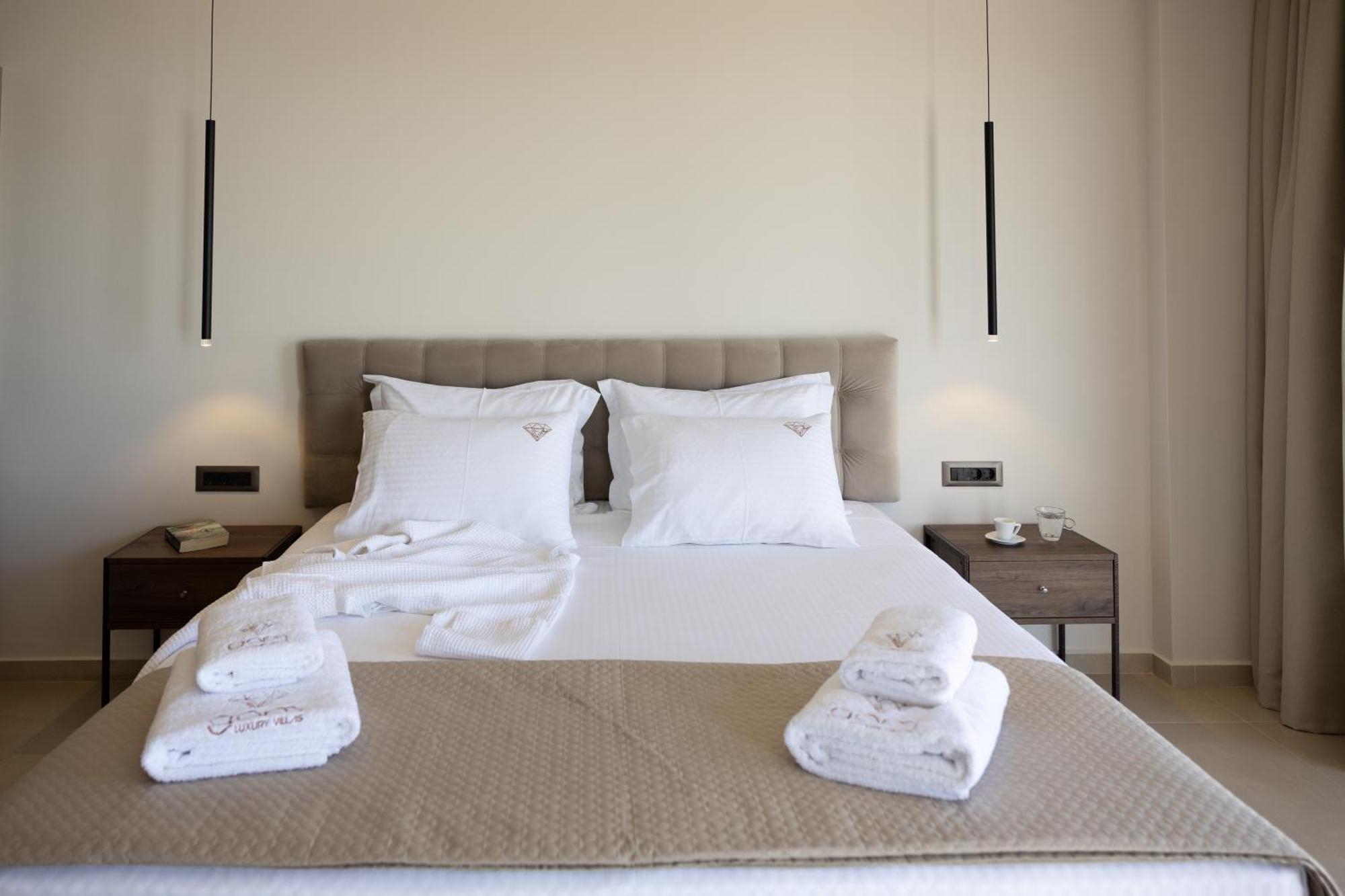Gem Luxury Sea View Karavados
