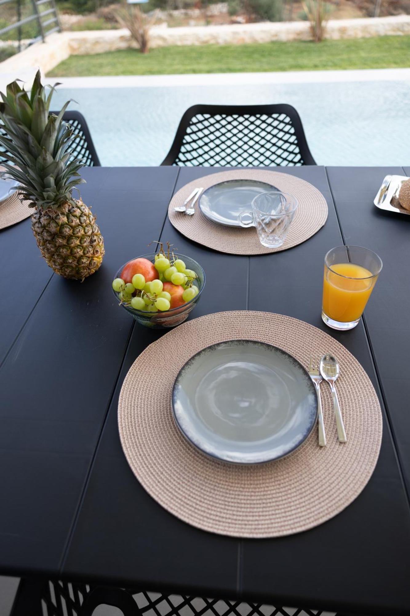 Gem Luxury Sea View * Karavados